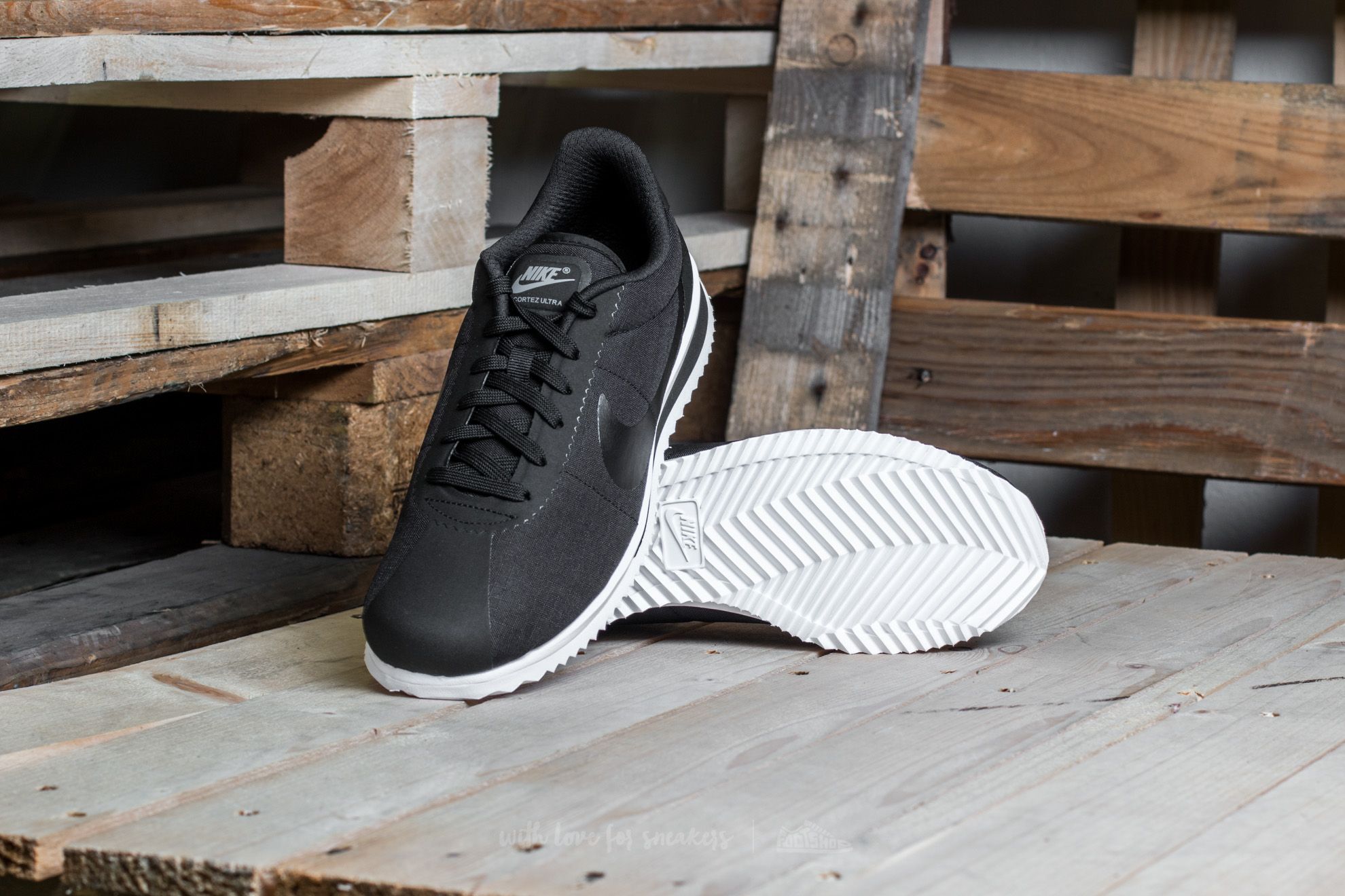Cortez ultra top black
