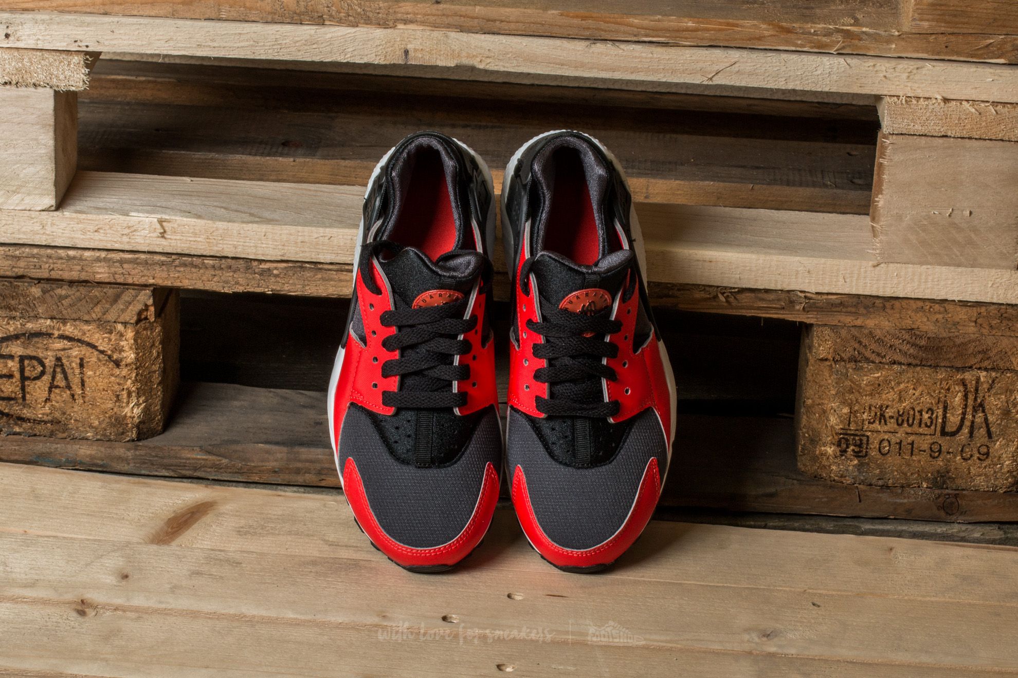 Huaraches black and online orange
