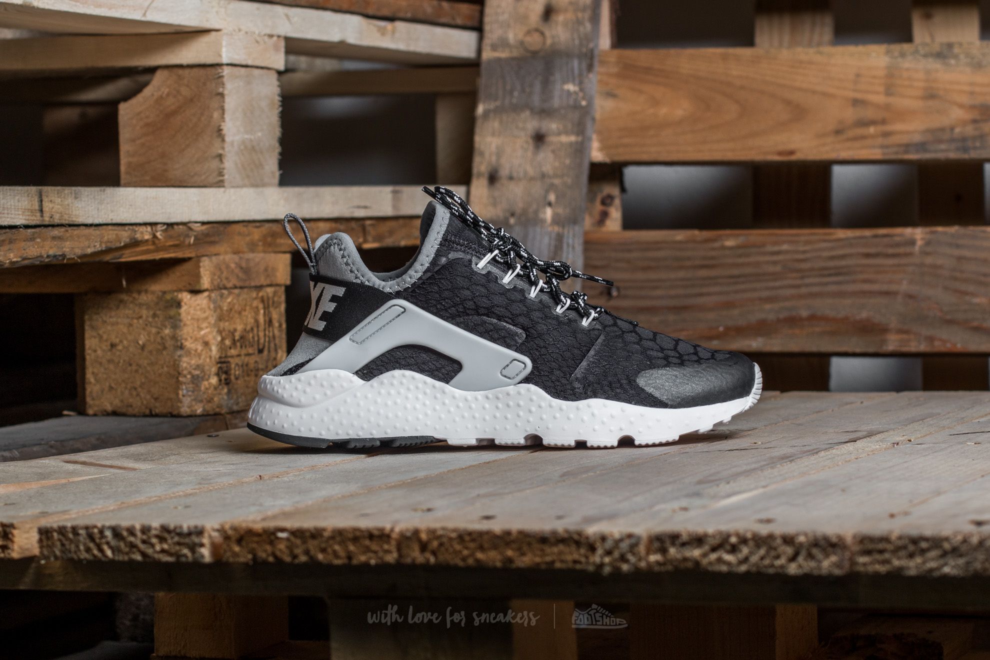 Sieviešu apavi Nike W Air Huarache Run Ultra Black/ Black-Black-White