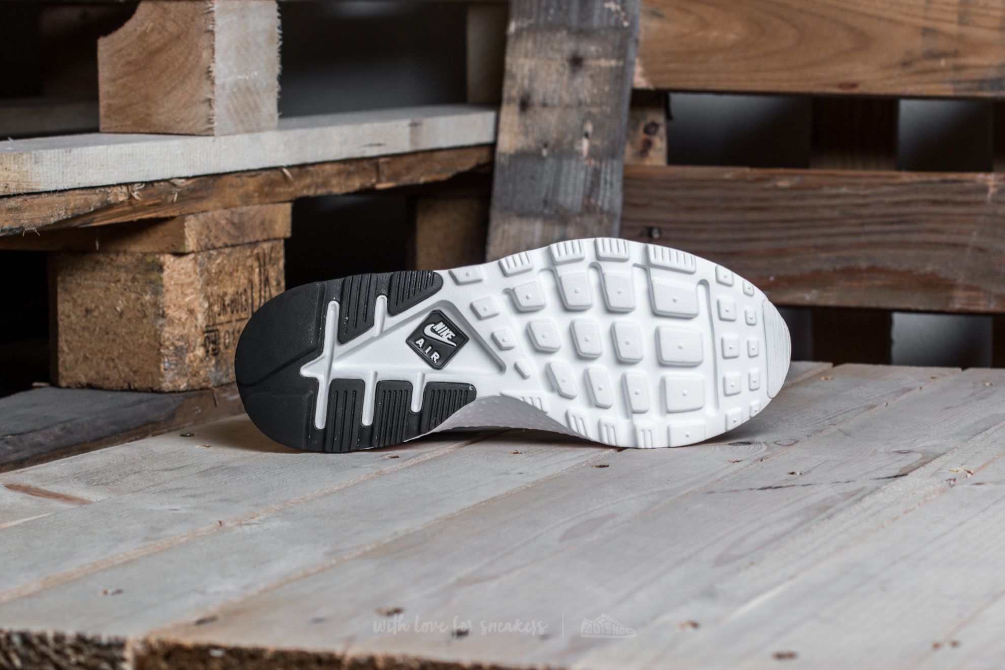 Sieviešu apavi Nike W Air Huarache Run Ultra Black/ Black-Black-White