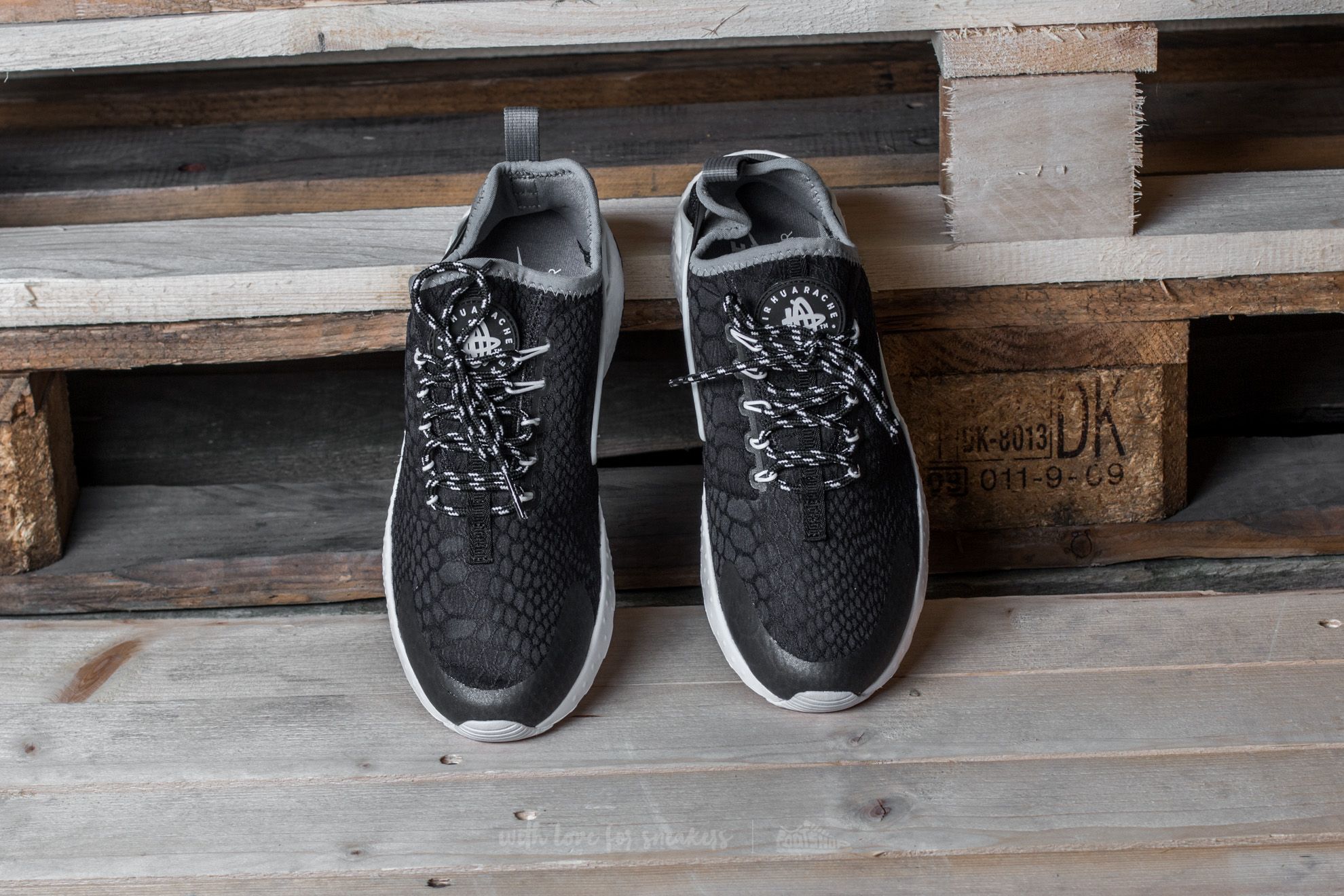 Sieviešu apavi Nike W Air Huarache Run Ultra Black/ Black-Black-White