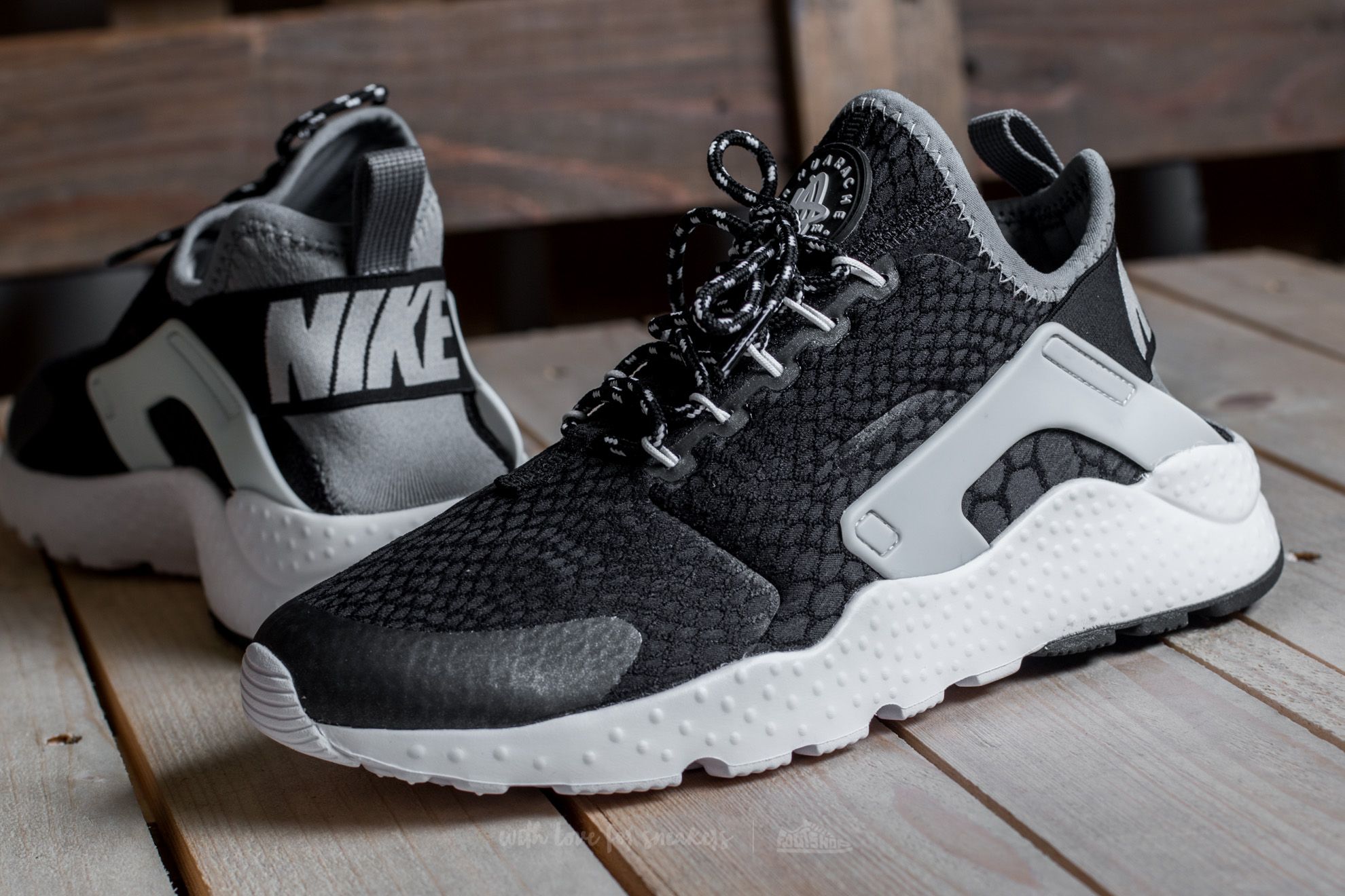 Sieviešu apavi Nike W Air Huarache Run Ultra Black/ Black-Black-White