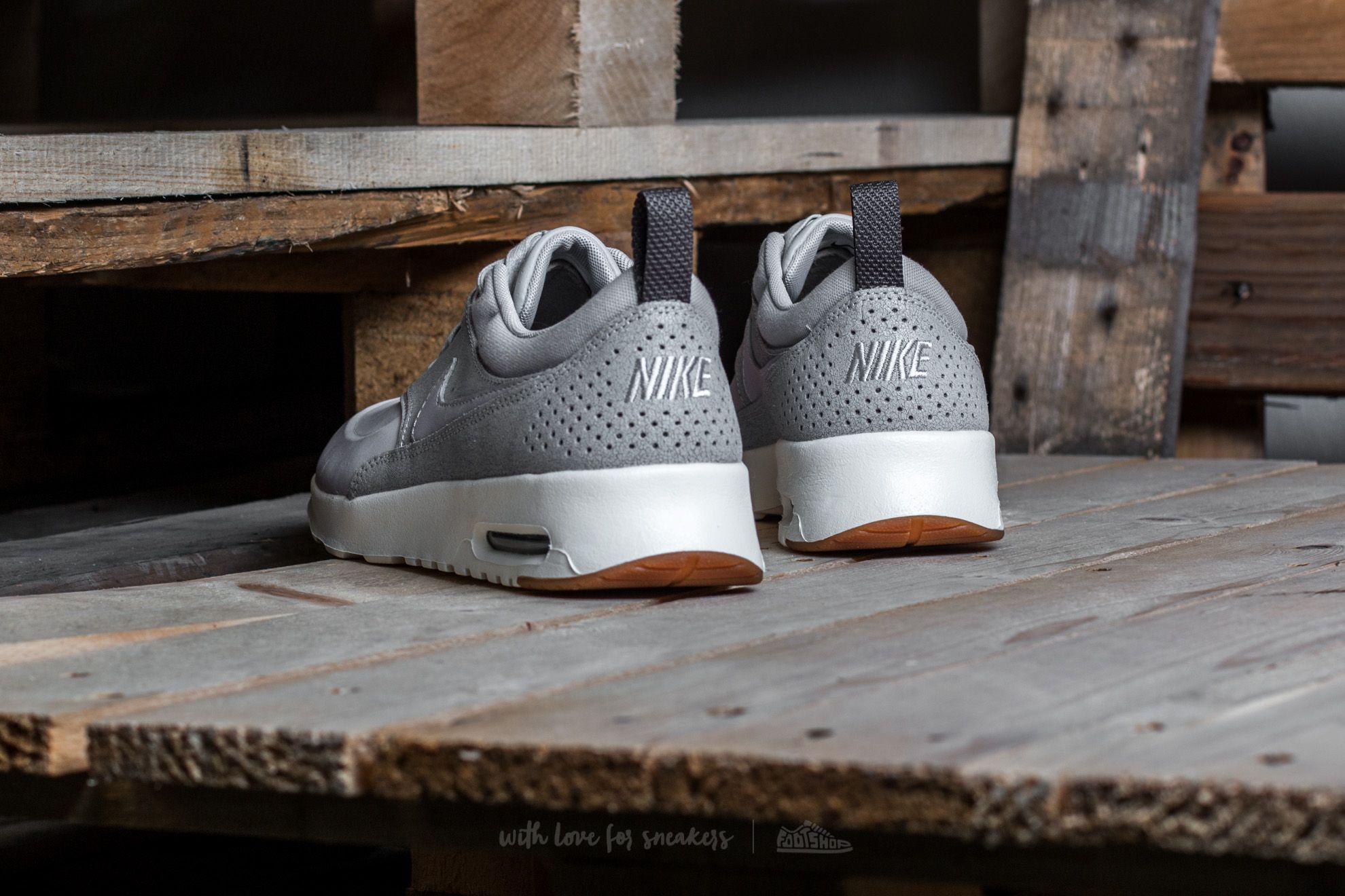 nike air max thea wolf