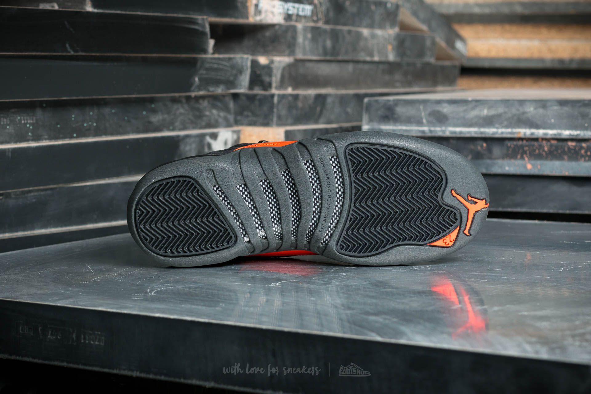 Herren Sneaker und Schuhe Air Jordan 12 Retro Low Black Max Orange Anthracite Footshop