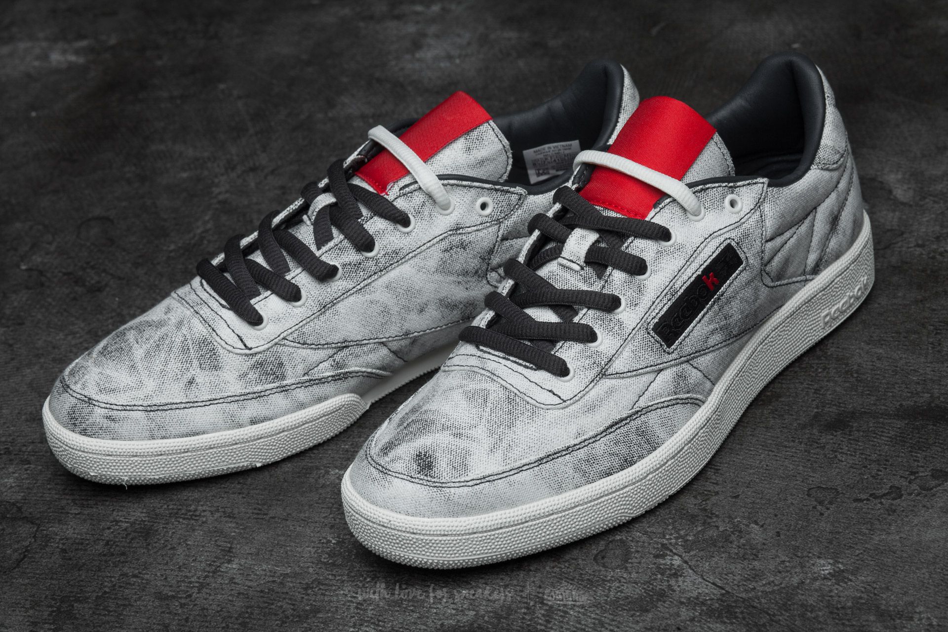 Men s shoes Reebok x Kendrick Lamar Club C White Coal Scarlet Footshop