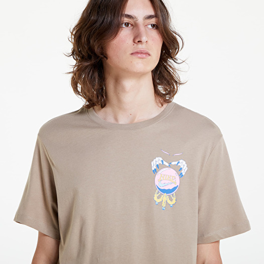 T shirts Nike Sportswear Men s T Shirt Khaki Footshop