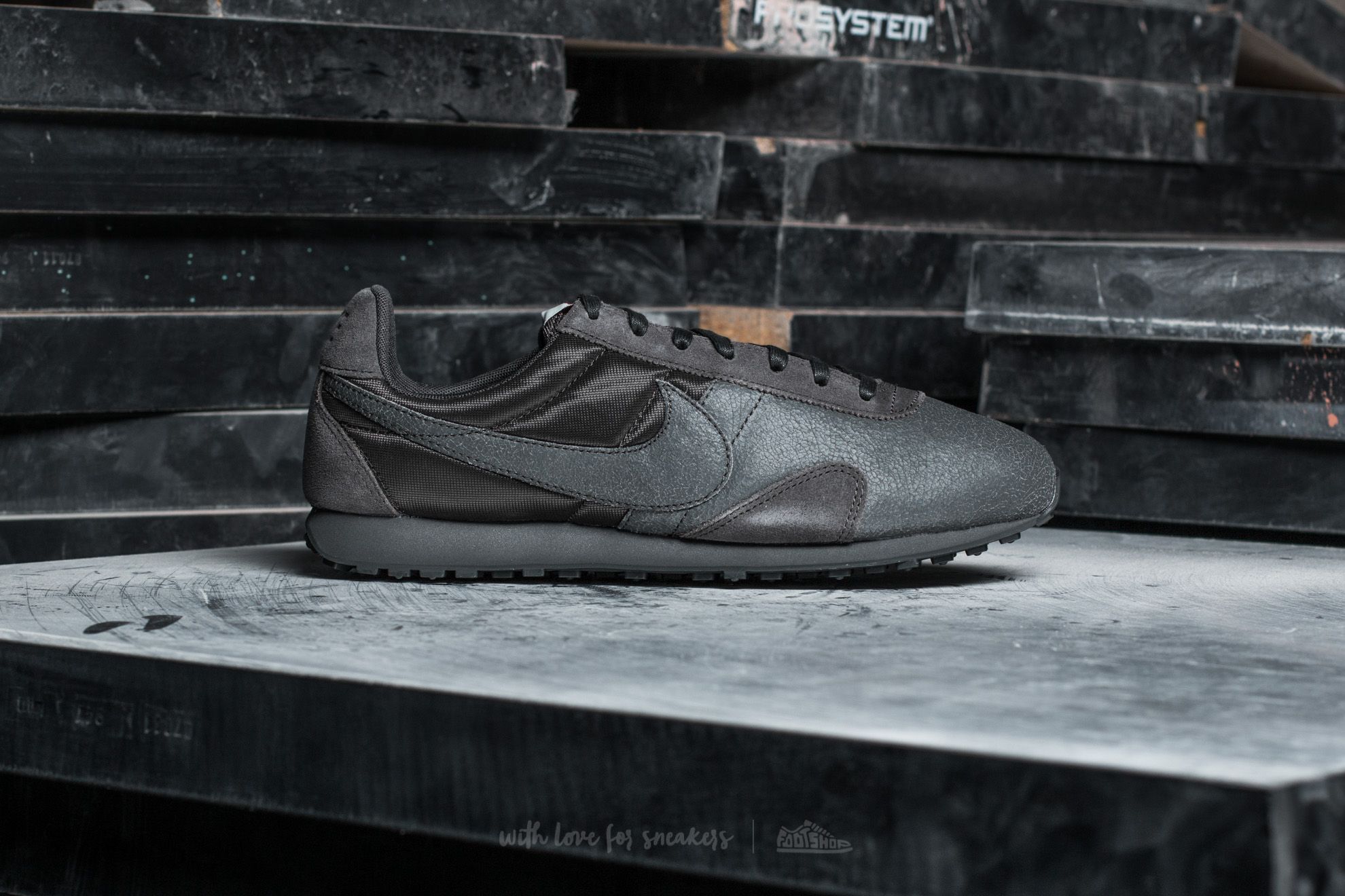 Damesko Nike W Pre Montreal Racer Vintage Premium Midnight Fog/ Midnight Fog