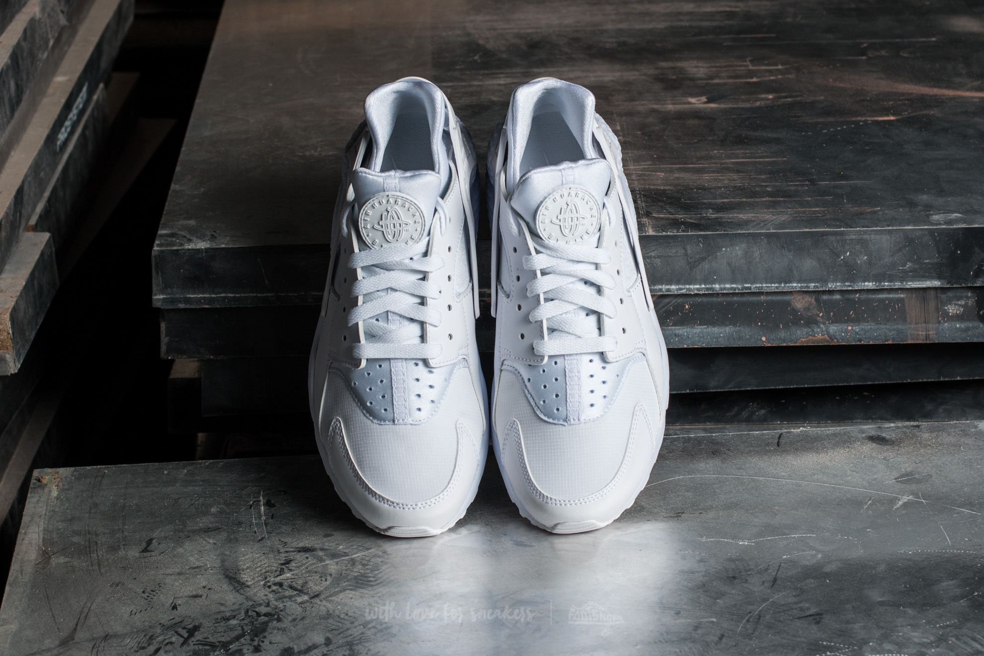 Haraches white sales