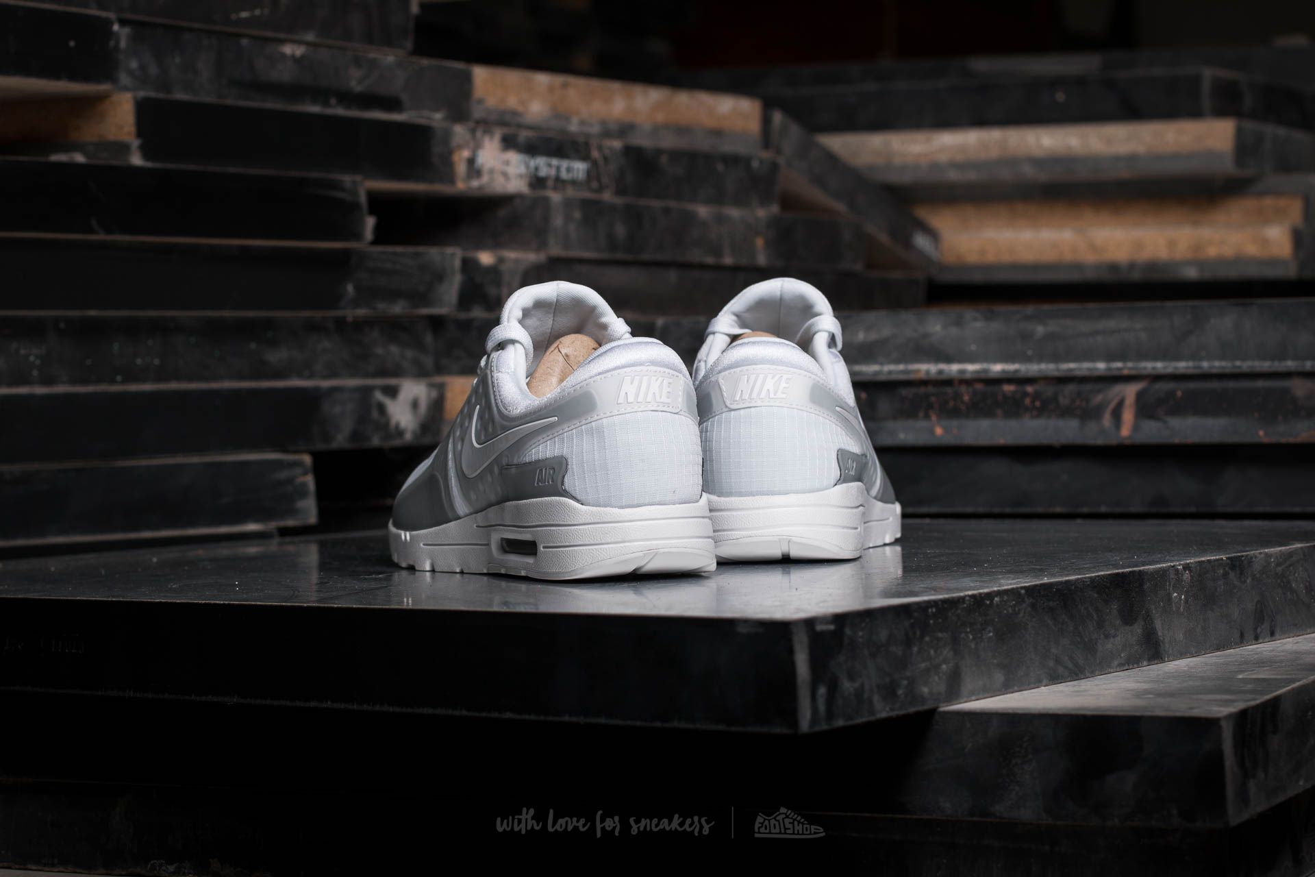 Air max zero top white womens