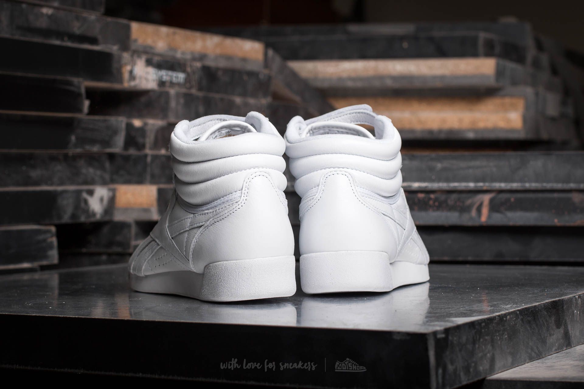 Gold reebok store freestyle hi