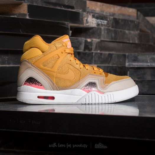 Nike gold dart store
