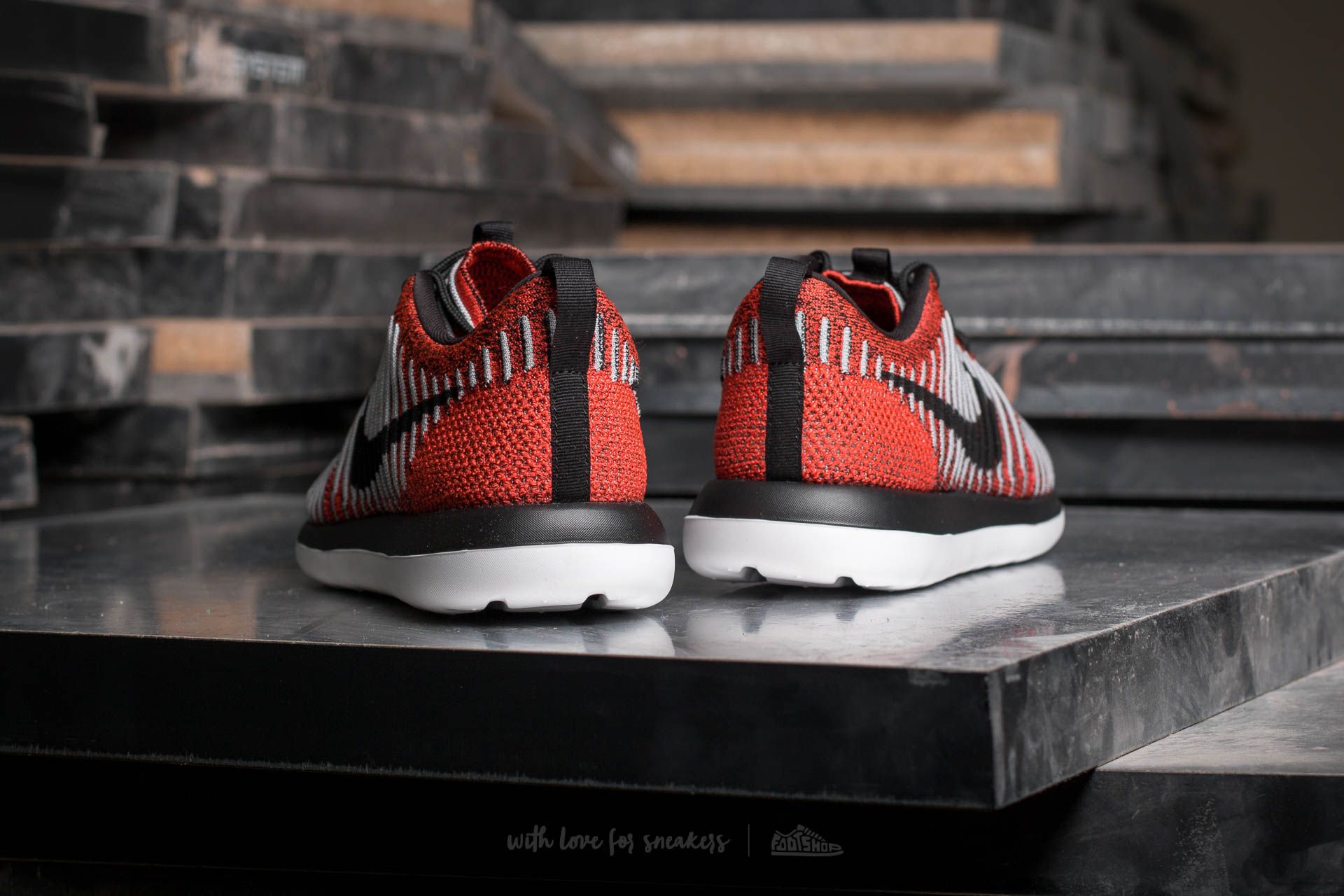 roshe 2 flyknit red
