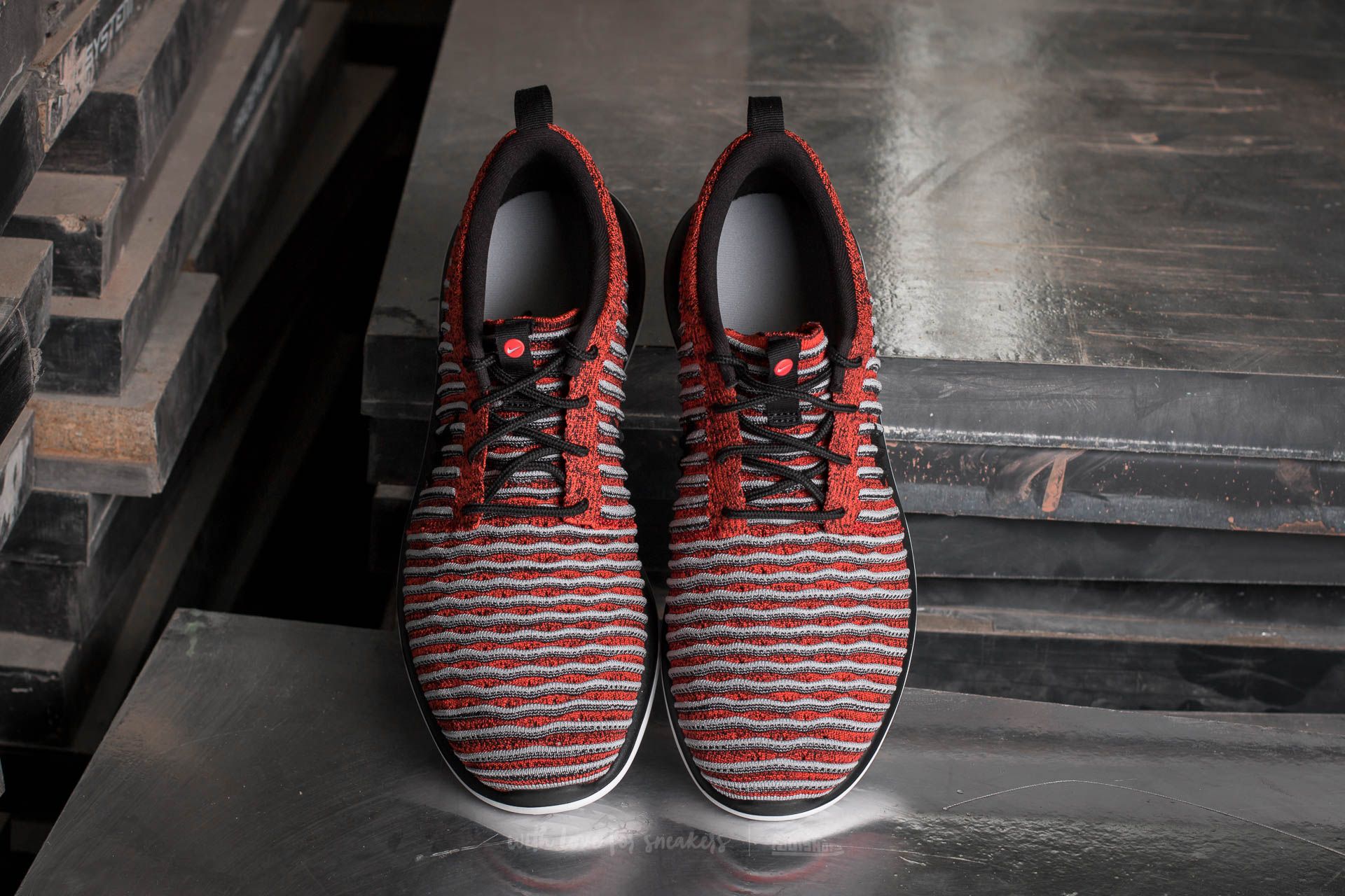 Dámské tenisky a boty Nike Roshe Two Flyknit (GS) Max Orange/ Black-Wolf Grey