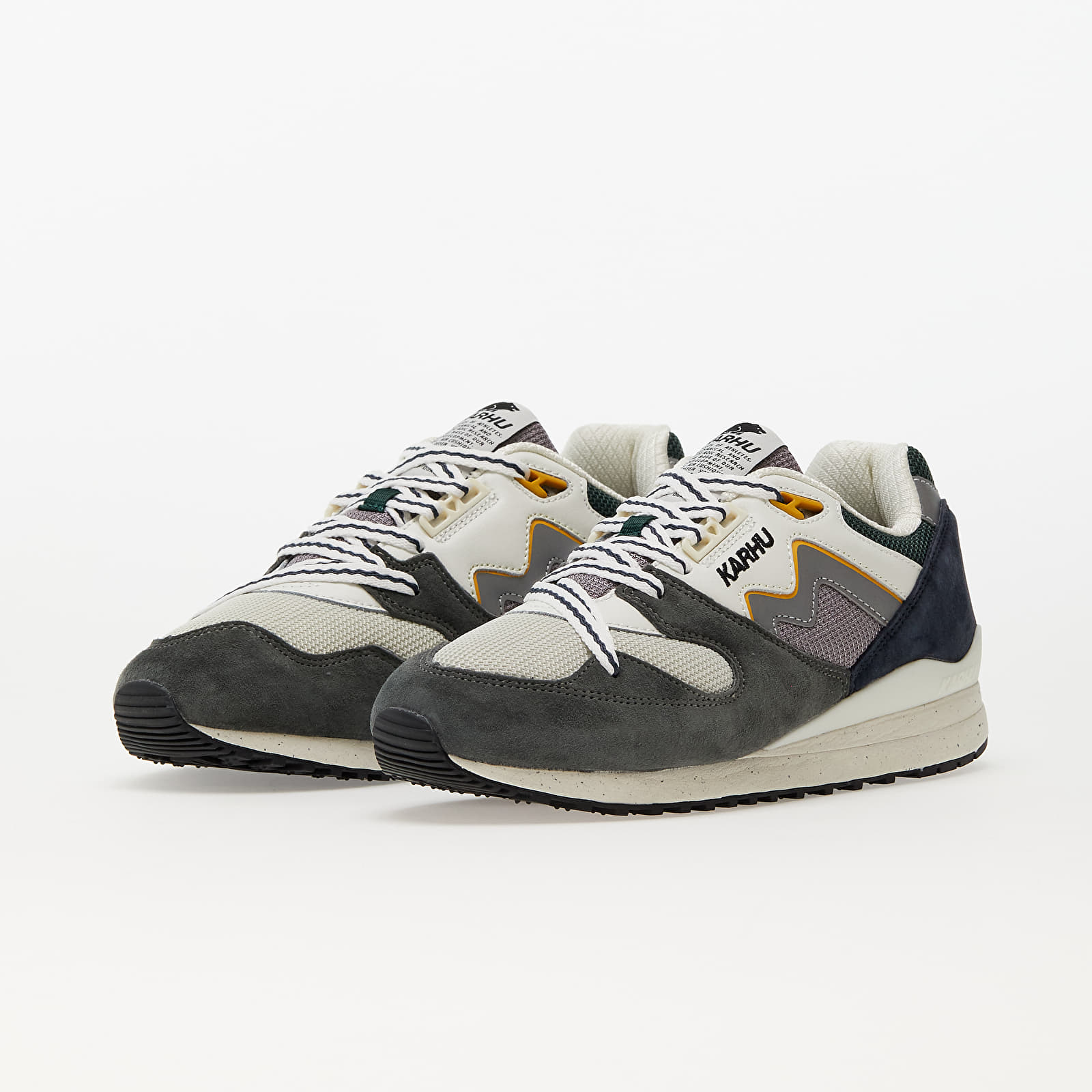 Men s shoes Karhu Synchron Classic Gunmetal Bright White Footshop