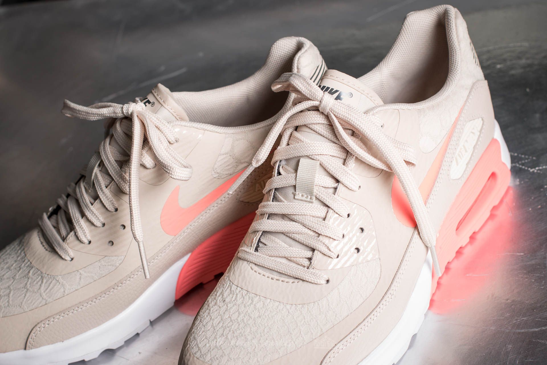Air max motion 2 women's aluminum clearance white lava