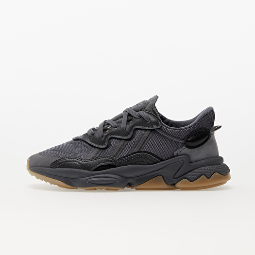 adidas Ozweego