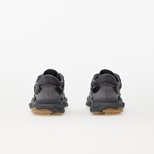 main story ダークグレー サイズ4 Men's shoes adidas Ozweego Grey Five/ Grey Four/ Core Black