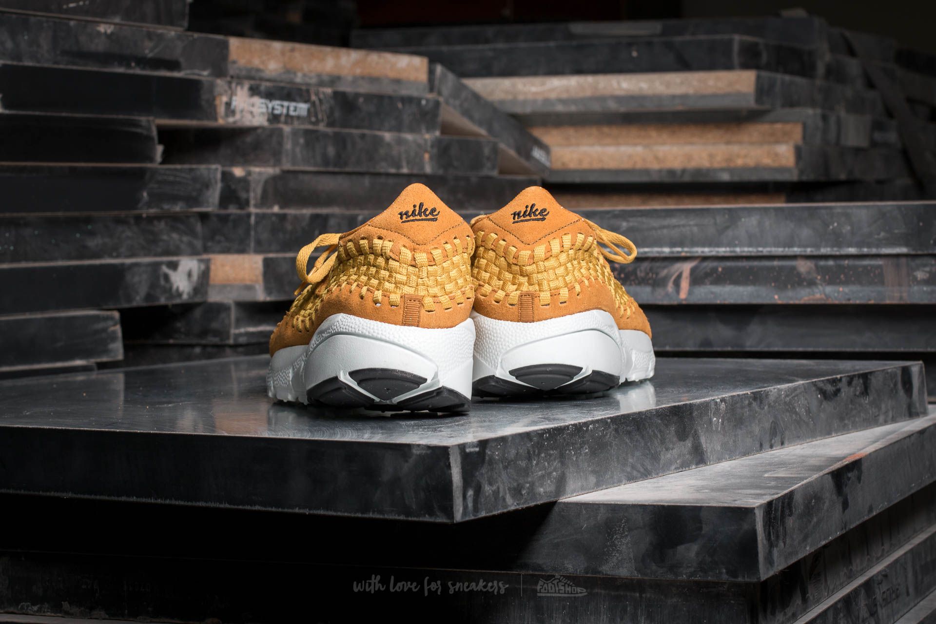 Chaussures et baskets homme Nike Air Footscape Woven NM Desert Ochre Desert Ochre Footshop