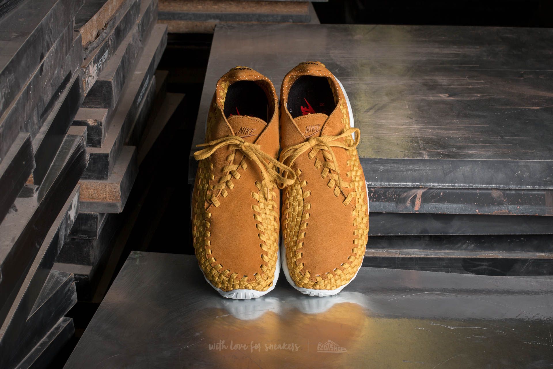 Men's shoes Nike Air Footscape Woven NM Desert Ochre/ Desert Ochre