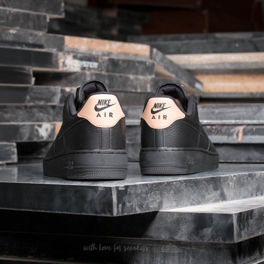 Nike Air Force 1 07 LV8