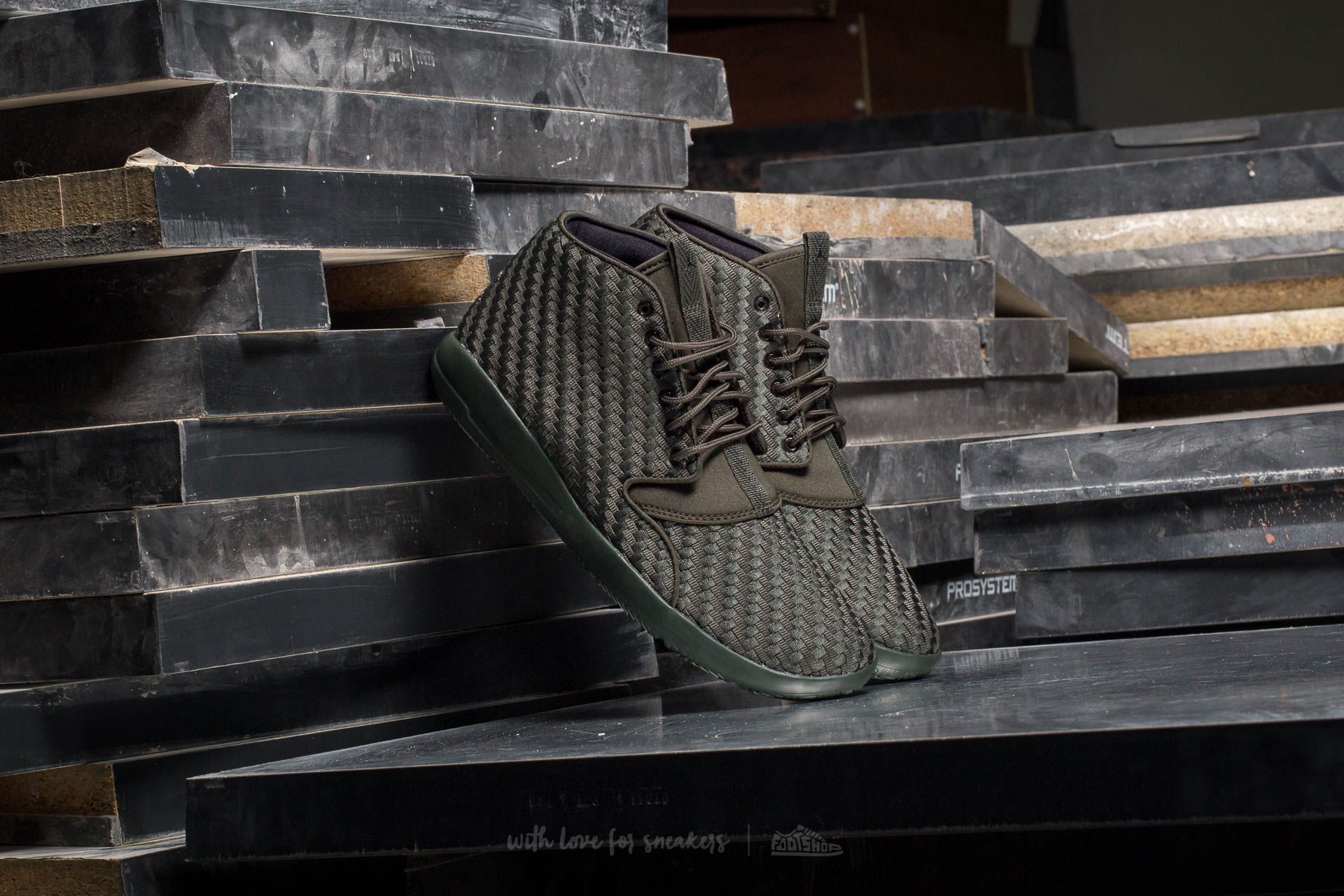 Herresko Jordan Eclipse Chukka Sequoia/ Black