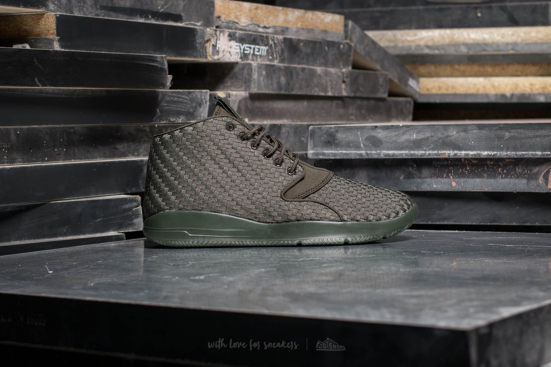 Herresko Jordan Eclipse Chukka Sequoia/ Black