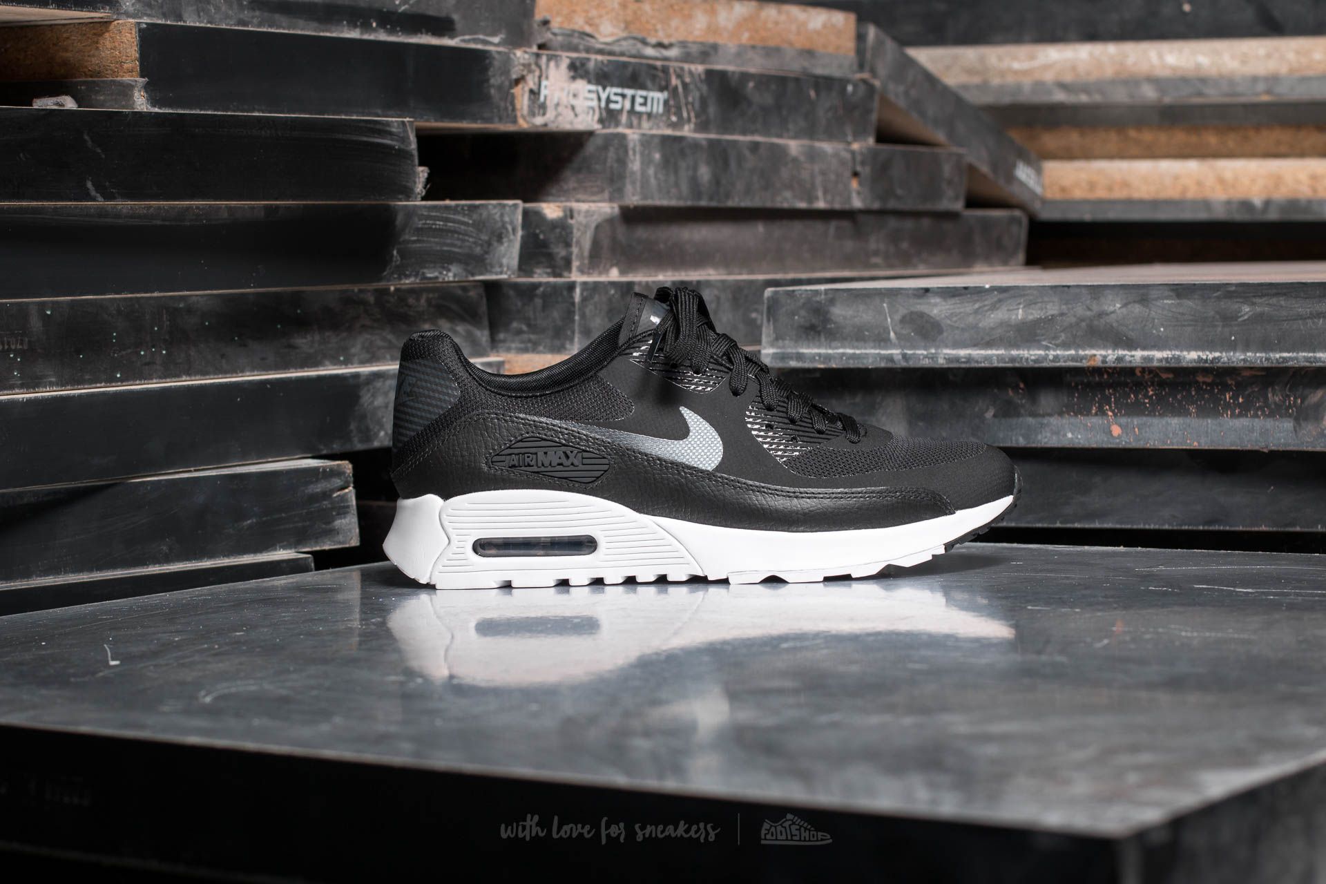 Dámské tenisky a boty Nike Wmns Air Max 90 Ultra 2.0 Black/ Metallic Hematite-White