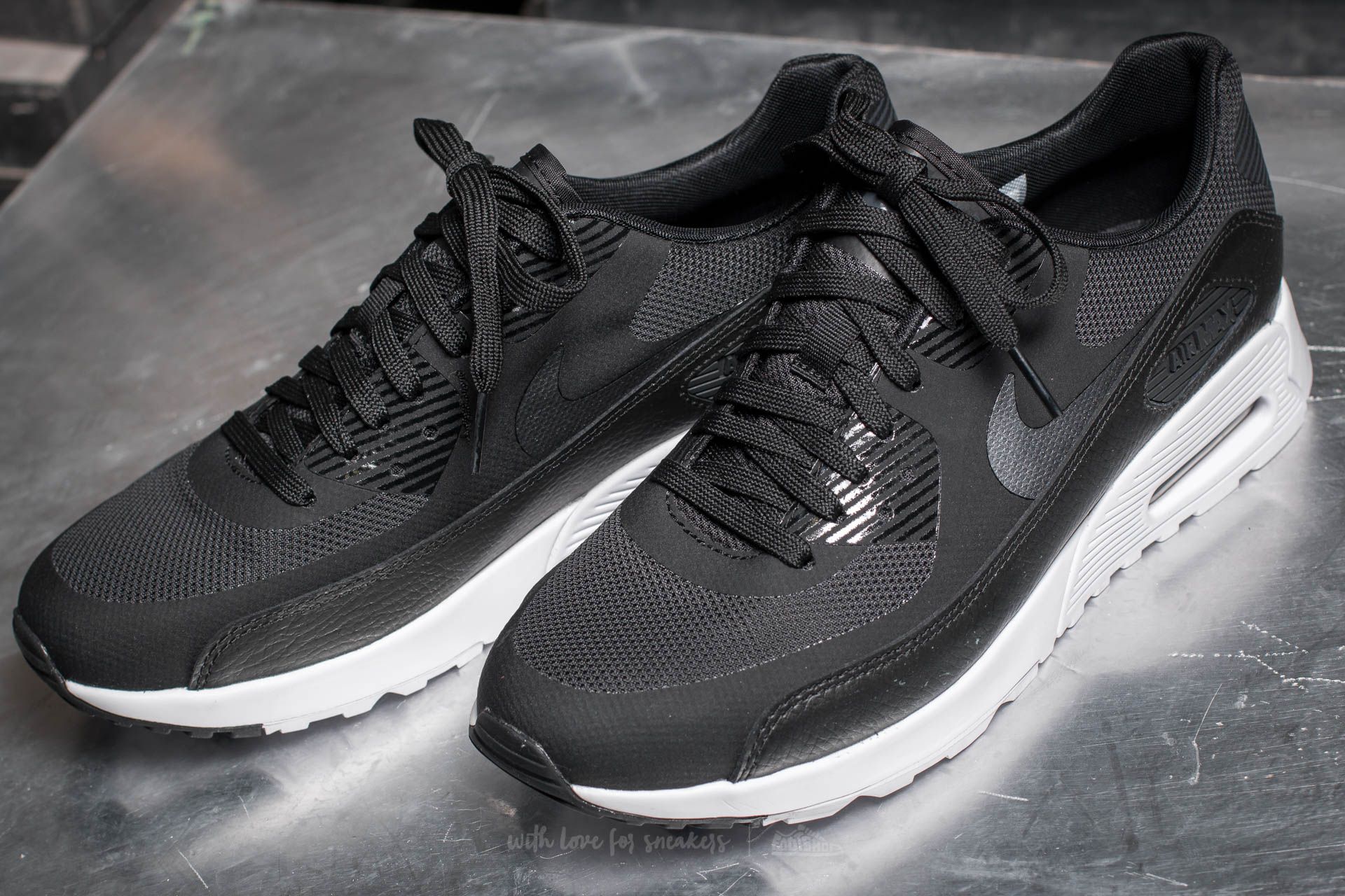 Dámské tenisky a boty Nike Wmns Air Max 90 Ultra 2.0 Black/ Metallic Hematite-White