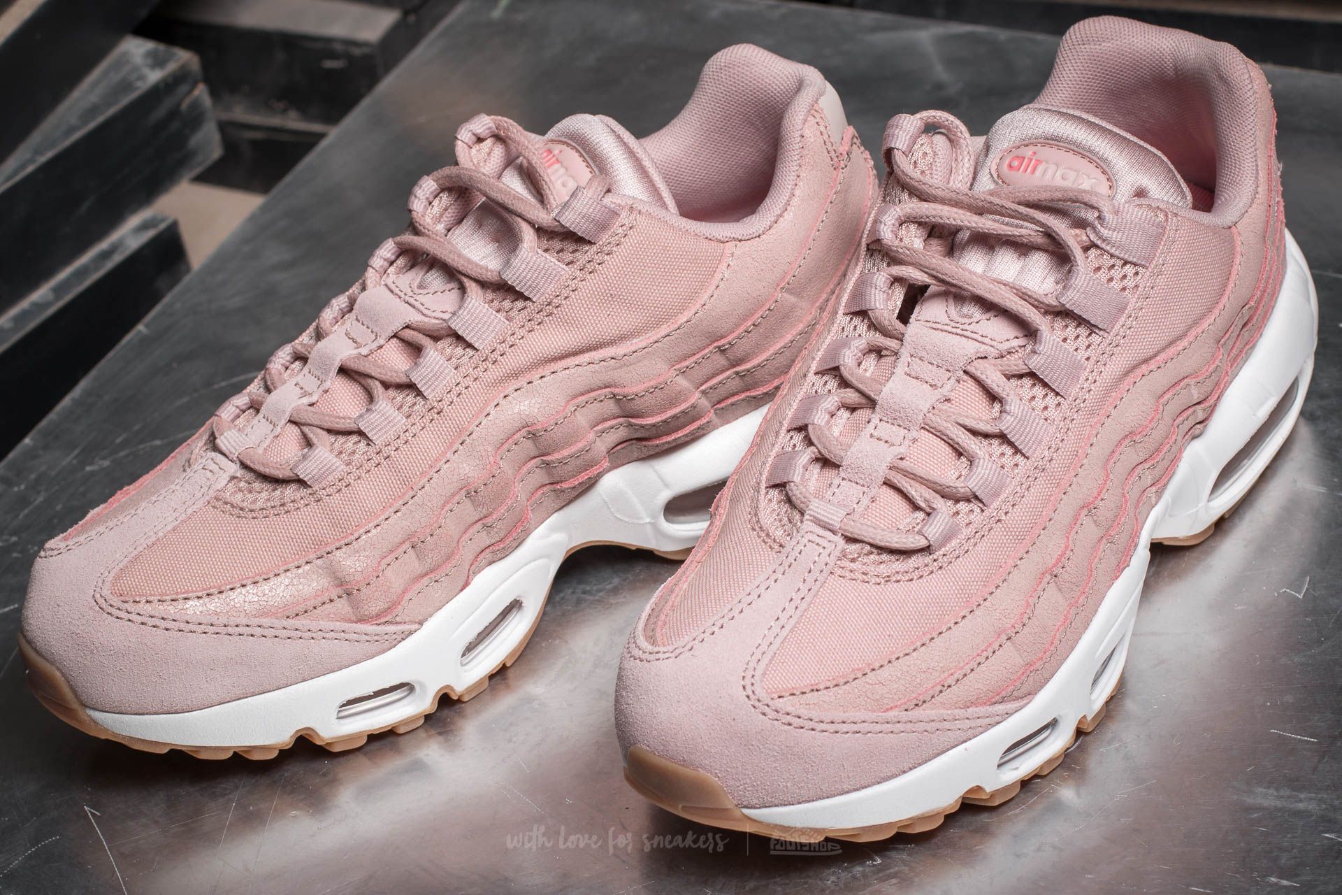 Chaussures et baskets femme Nike Wmns Air Max 95 Premium Pink Oxford/ Pink  Oxford | Footshop