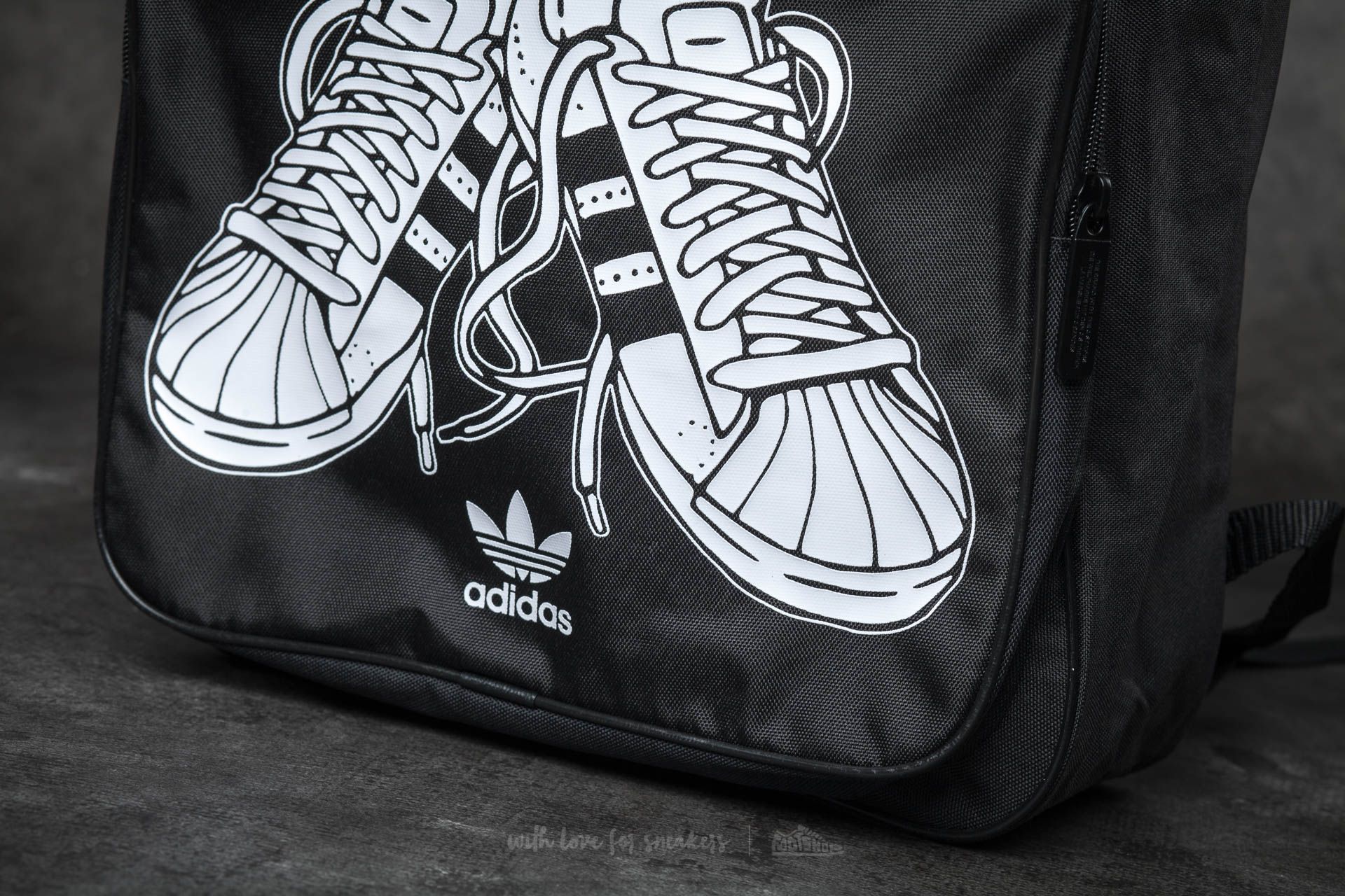 Adidas ape 77900 2025