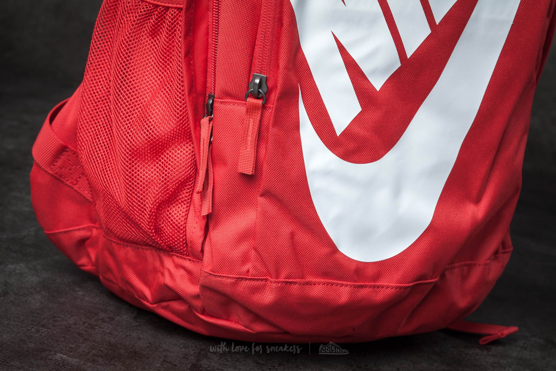 Nike hayward futura backpack red deals