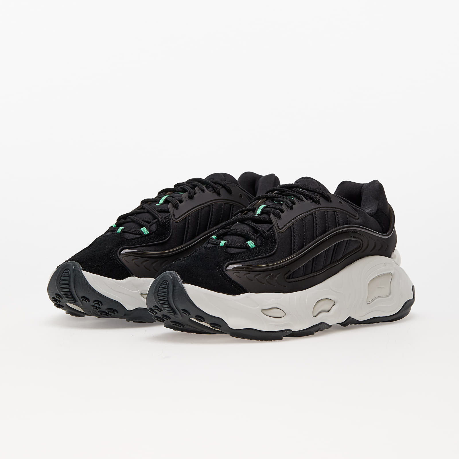 Férfi cipők adidas Oznova Core Black/ Active Purple/ Crystal White