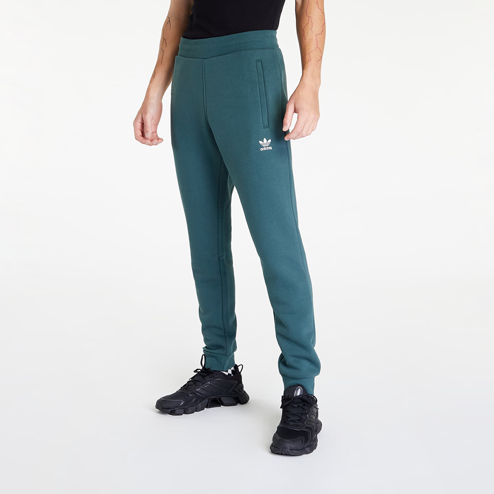 Hosen und Jeans adidas Adicolor Essentials Trefoil Pant Mineral Green |  Footshop