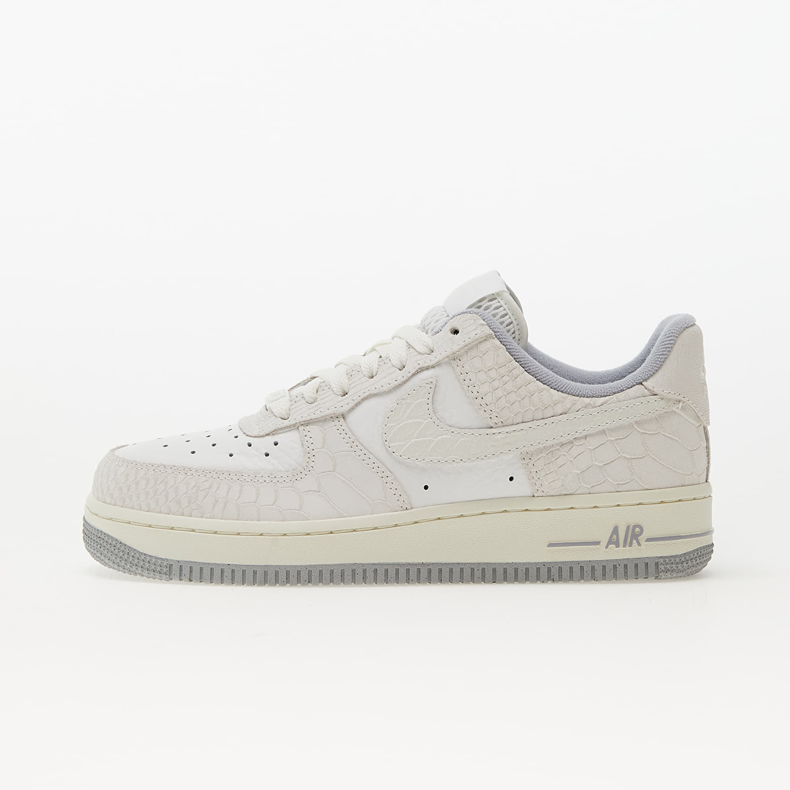 Nike Wmns Air Force 1 ’07