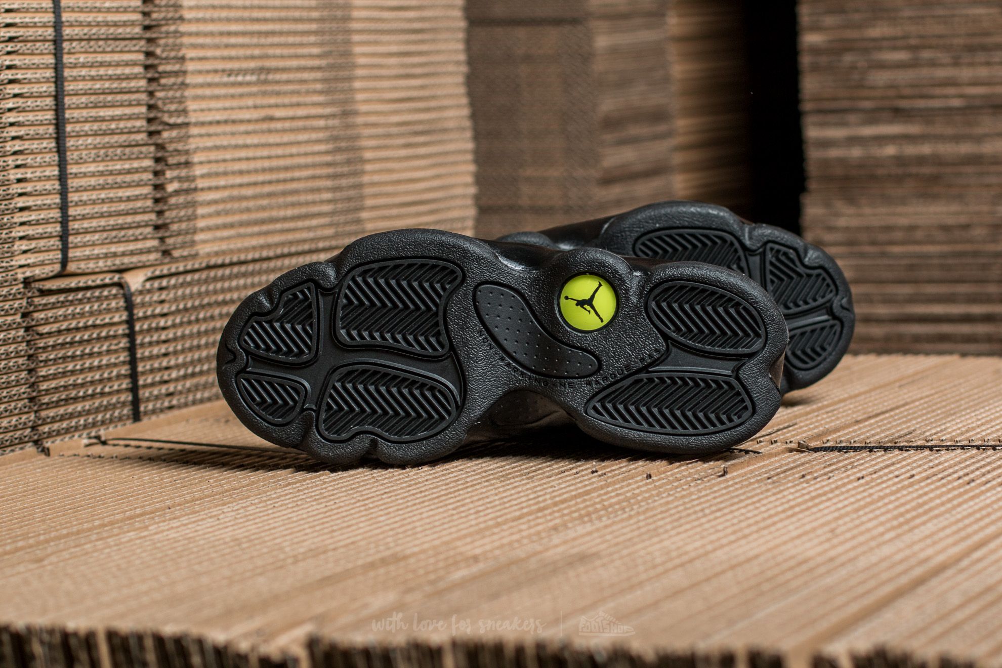 Black and brown jordan 13 store