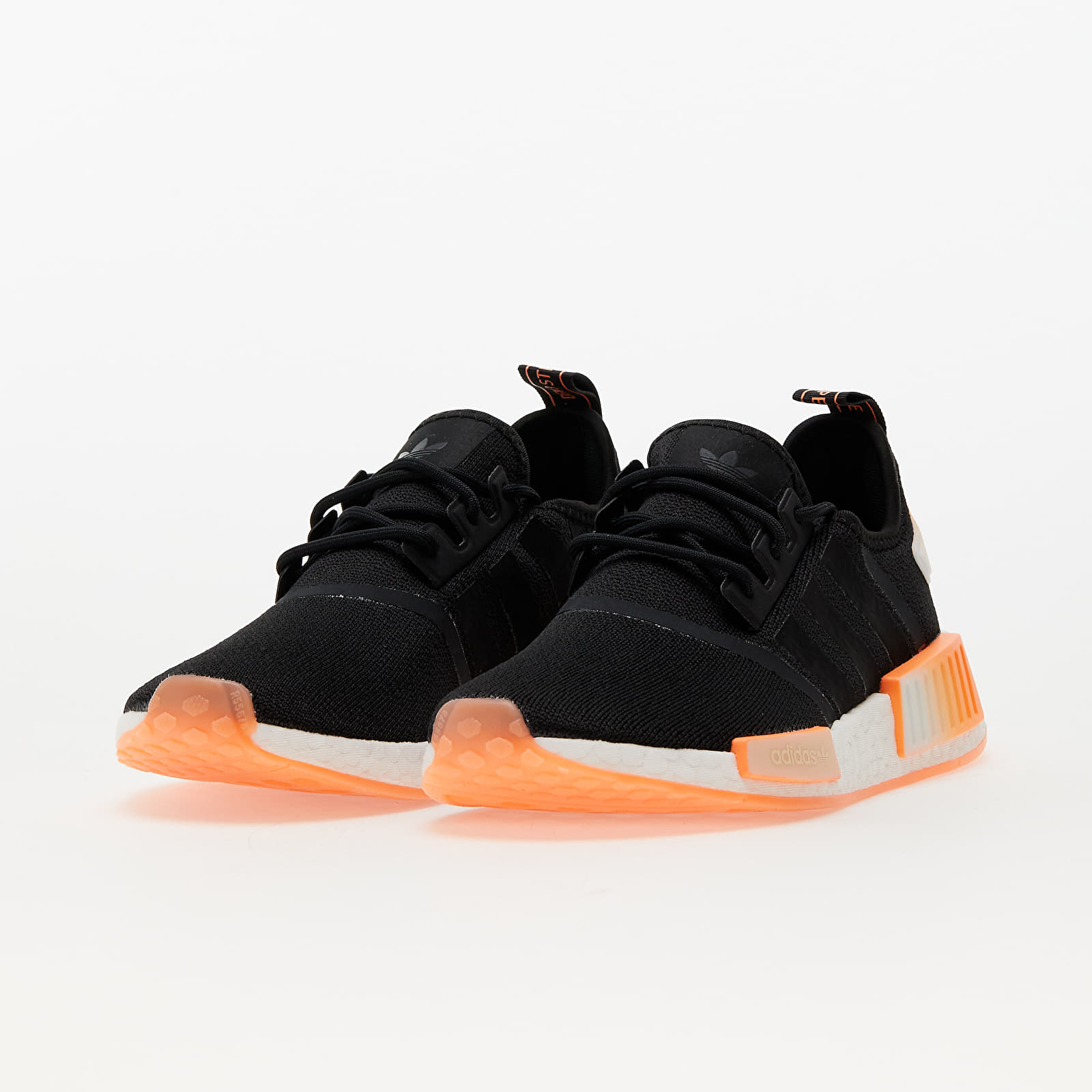 Naisten kengät adidas NMD_R1 W Core Black/ Orage/ Ftw White