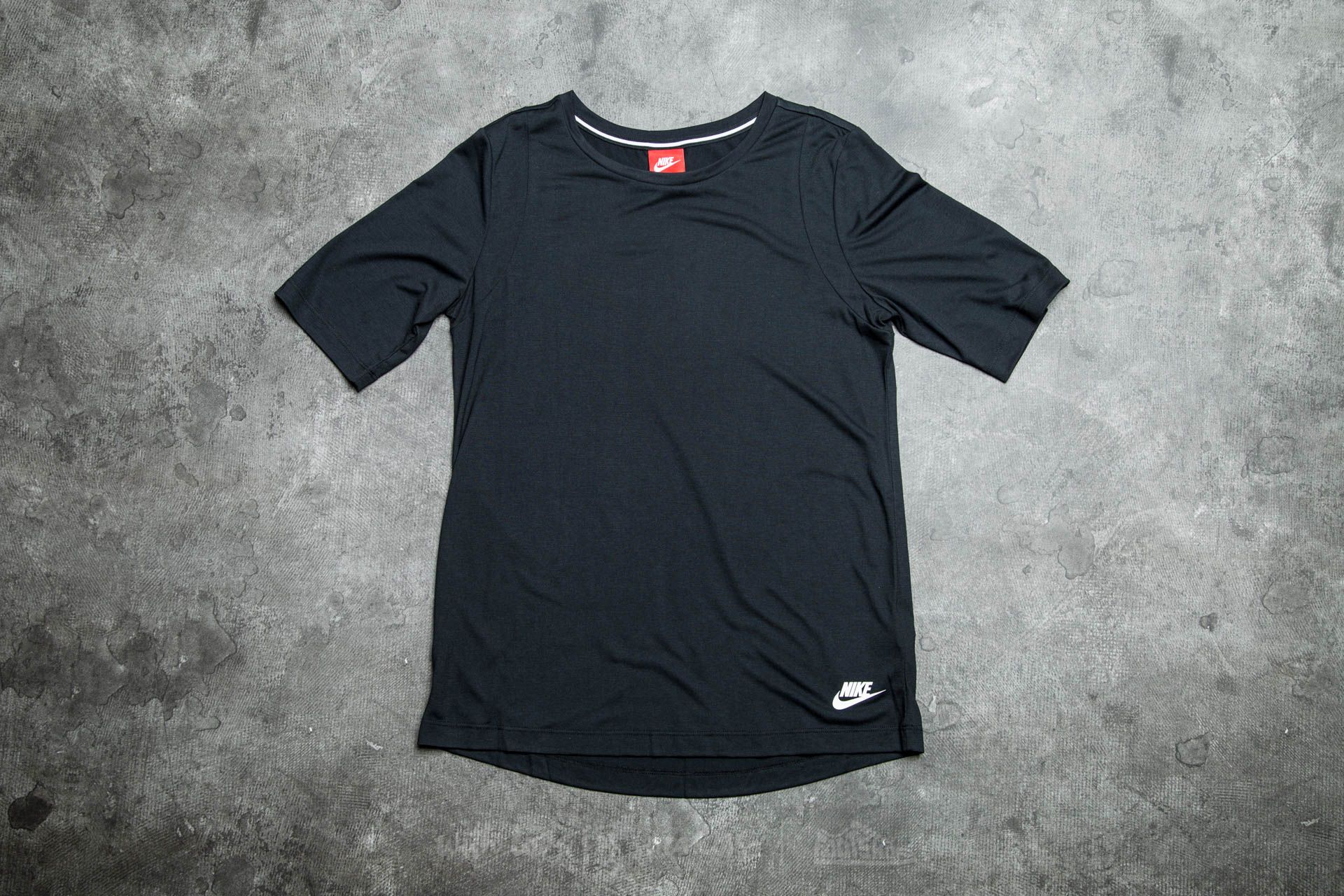 Magliette Nike W Sportswear Essential Tee Black