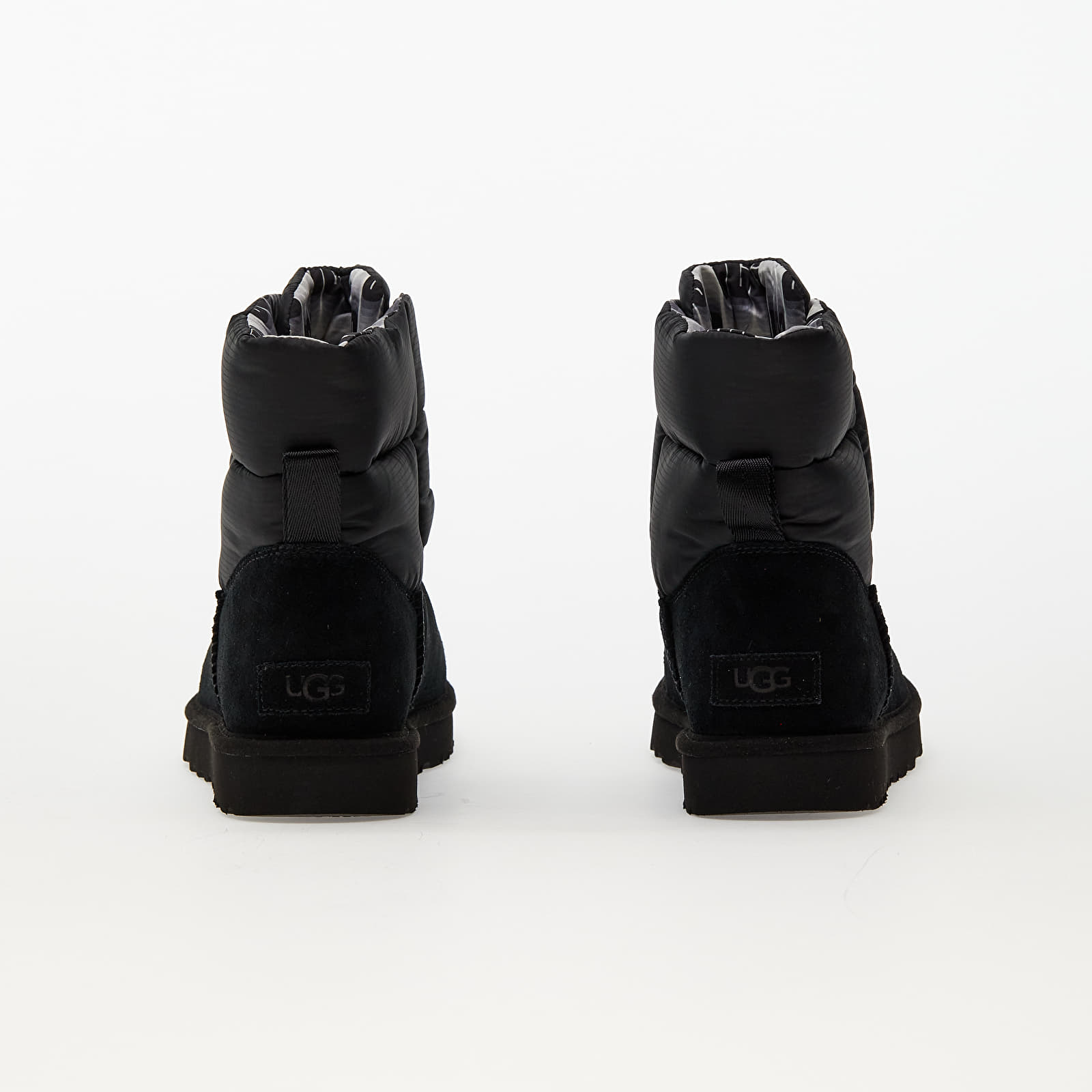 Skor för kvinnor UGG W Classic Maxi Toggle Black