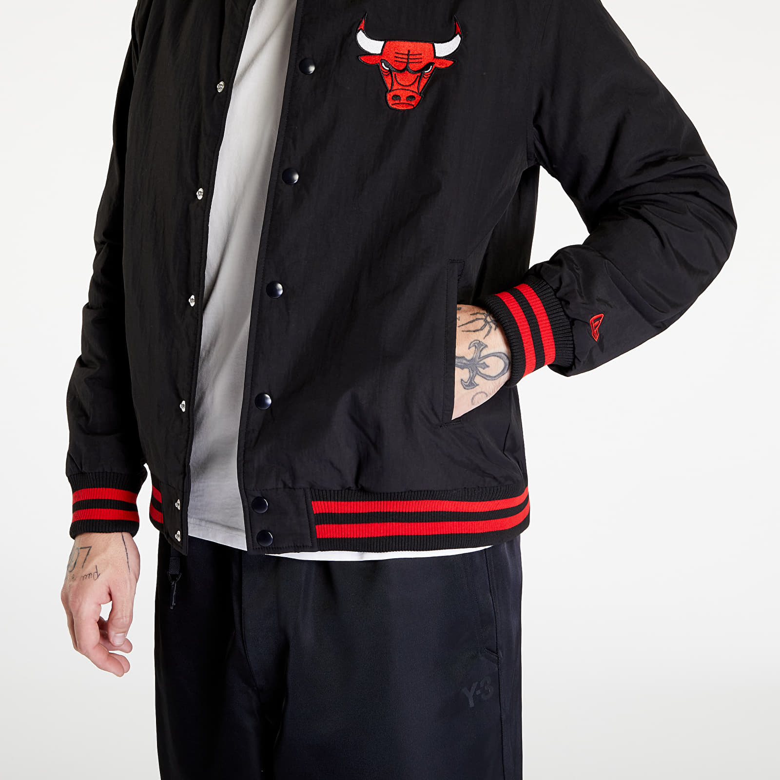 Geci New Era NBA Team Logo Bomber Jacket Chicago Bulls Black/ FDR