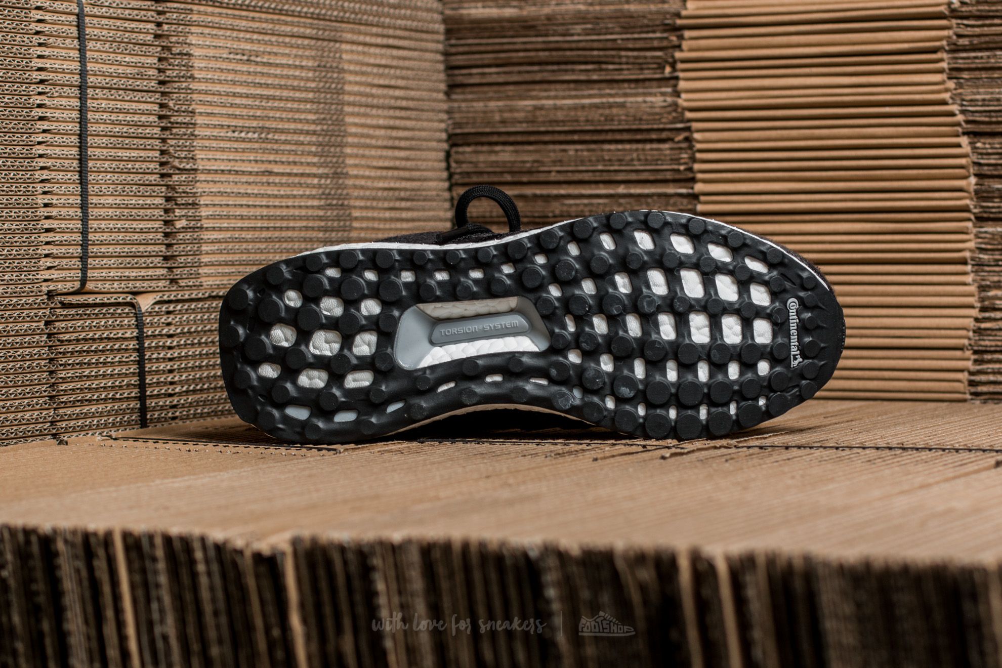 Continental 8 triple black top