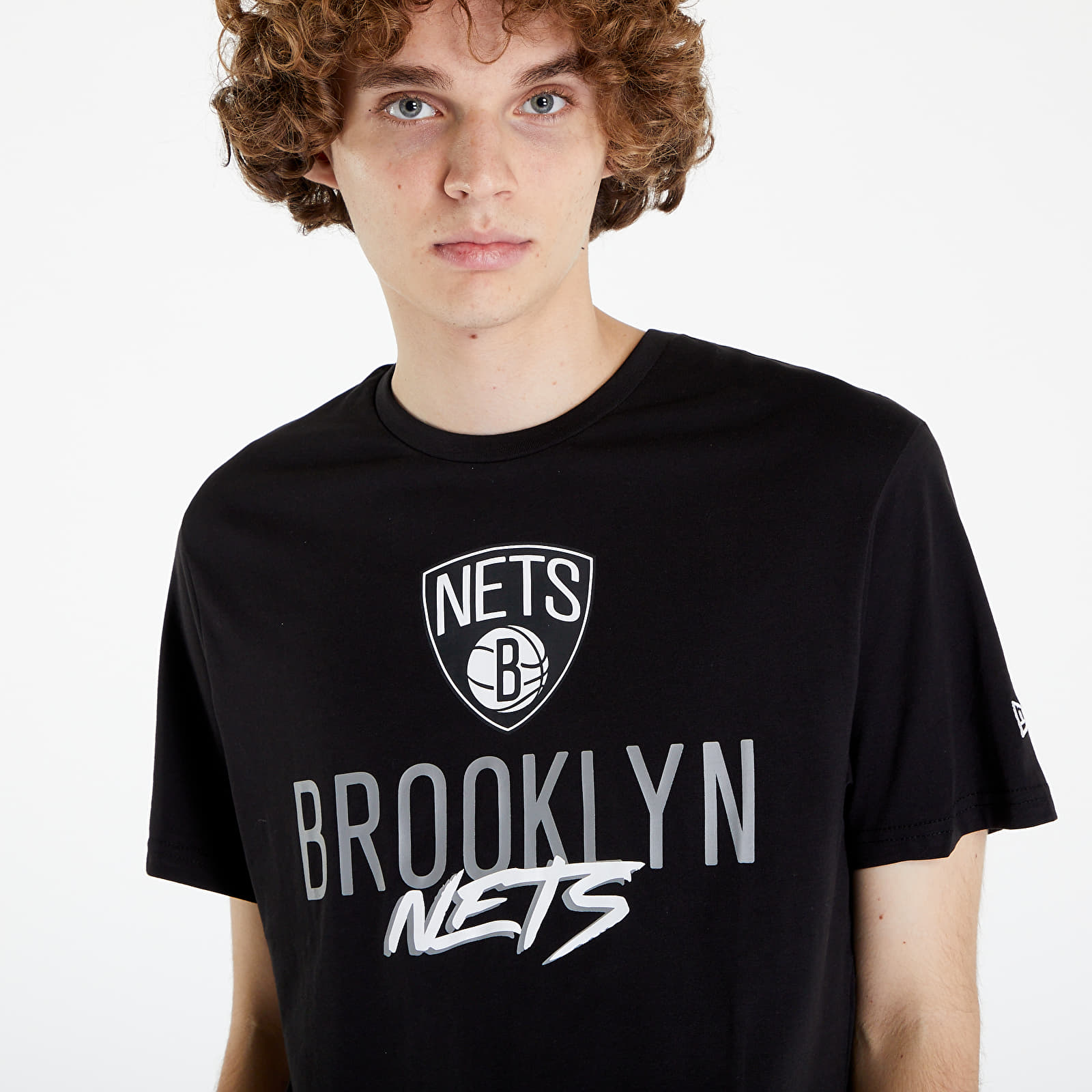 Camisetas New Era NBA Script Tee Brooklyn Nets Black/ White