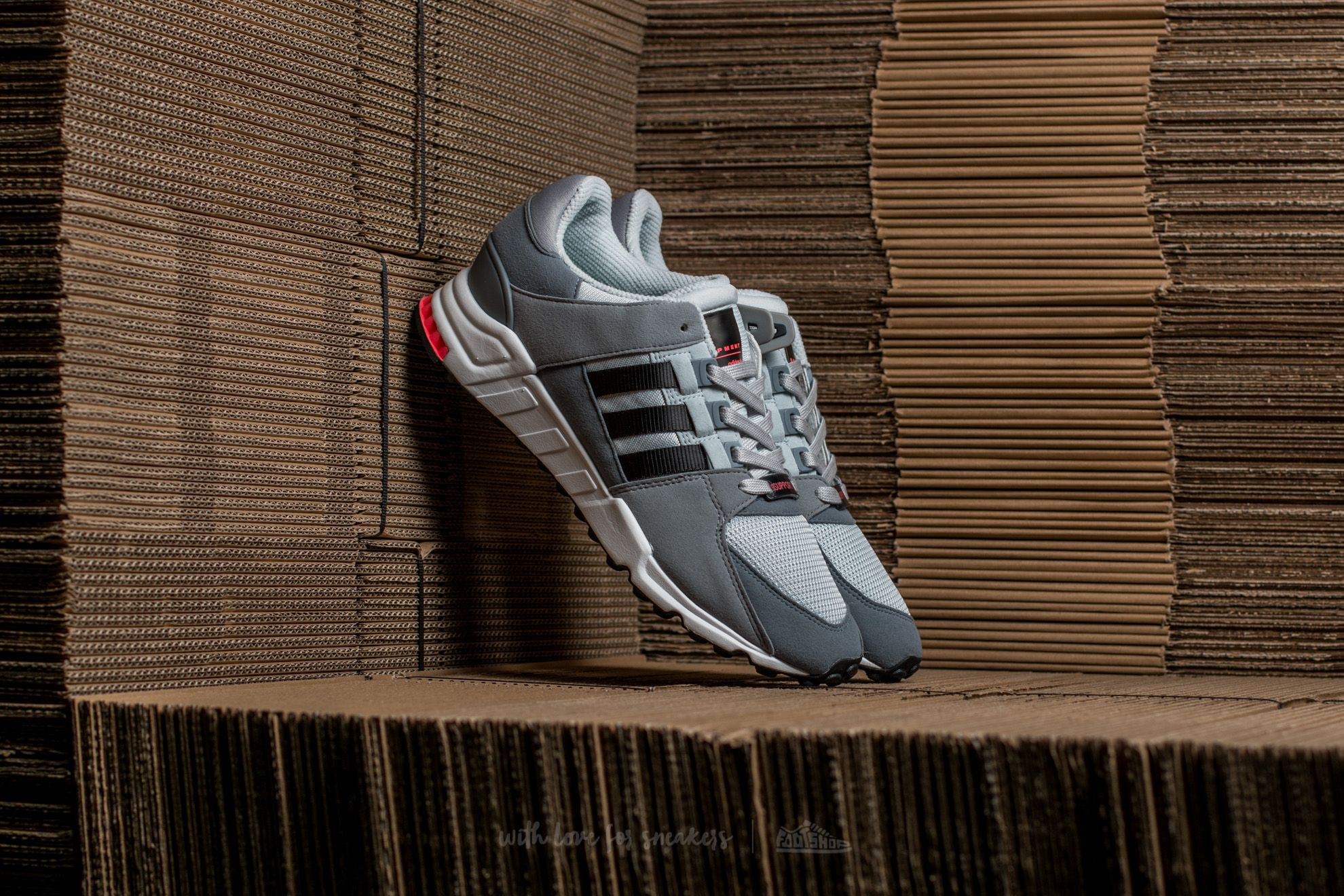 Adidas online equipment light
