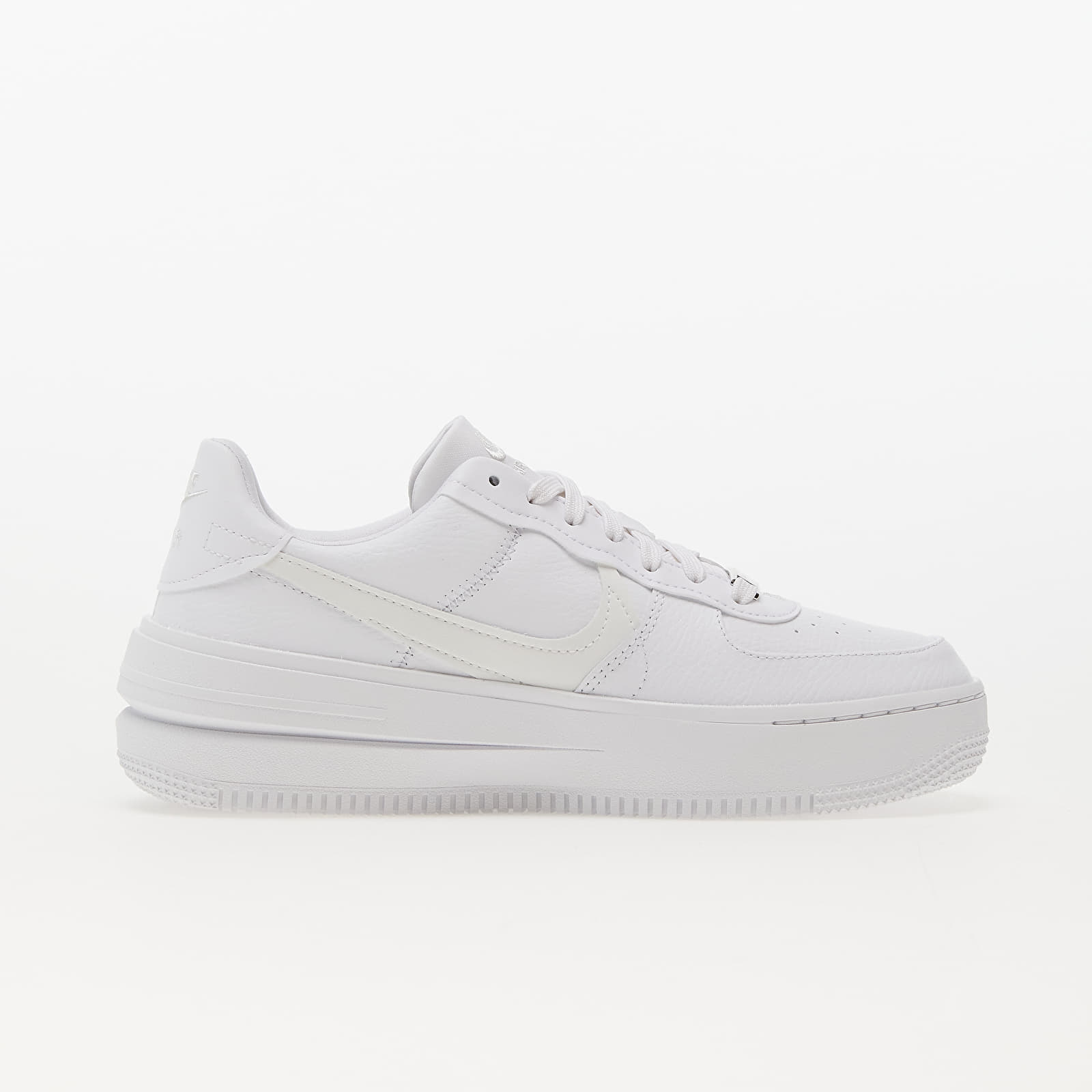Дамски кецове и обувки Nike W Air Force 1 PLT.AF.ORM White/ Summit White-White-White