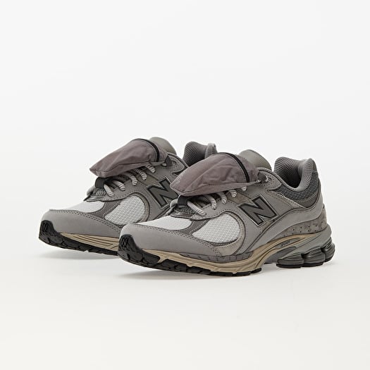 New balance gris hombre japones 2025