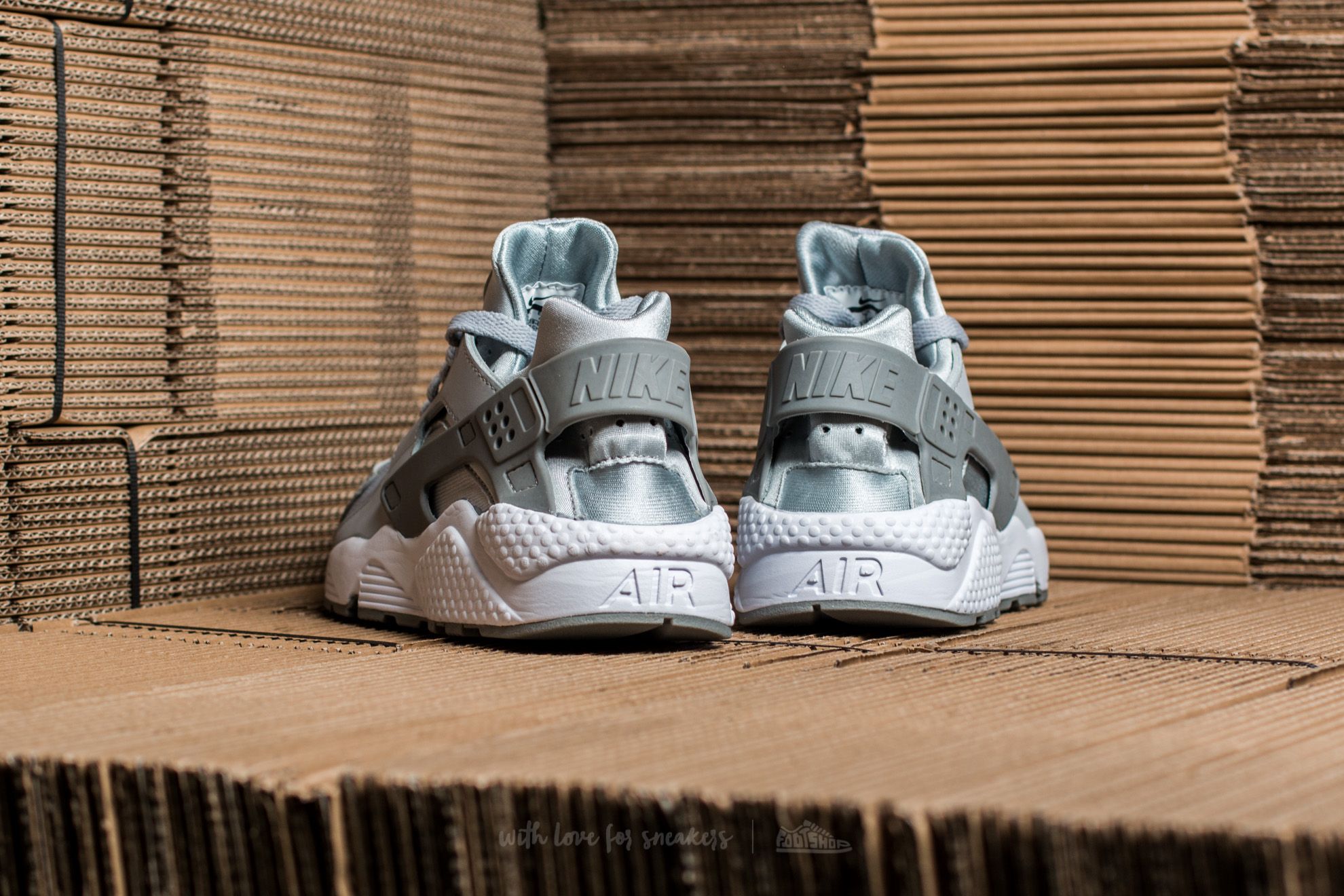 Men s shoes Nike Air Huarache Wolf Grey Wolf Grey Wolf Grey