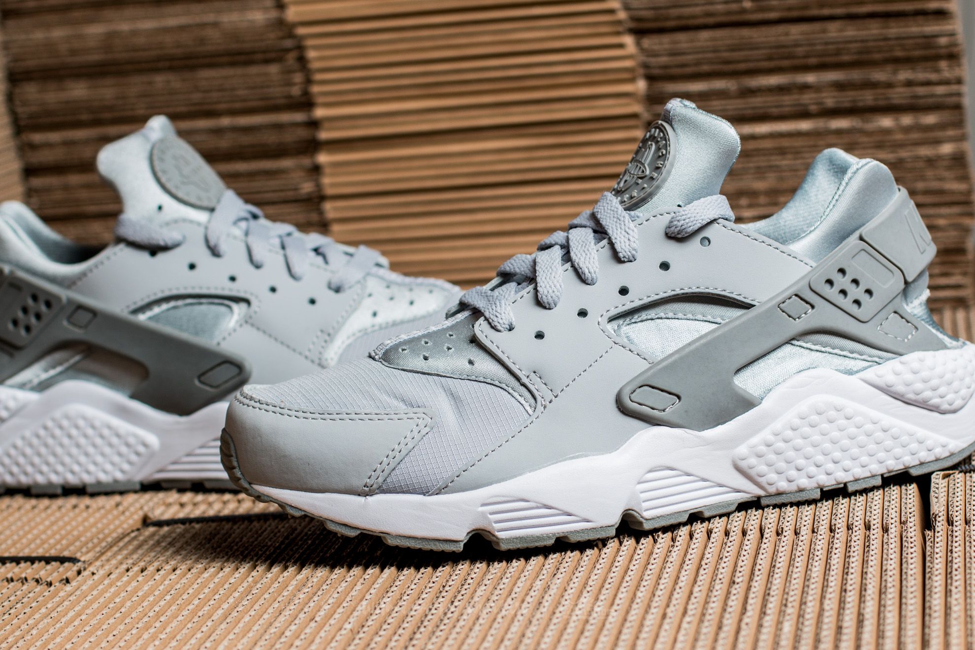 Men s shoes Nike Air Huarache Wolf Grey Wolf Grey Wolf Grey Footshop
