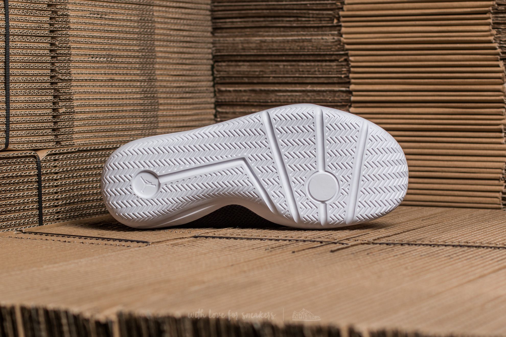 Nike jordan eclipse chukka bg sales