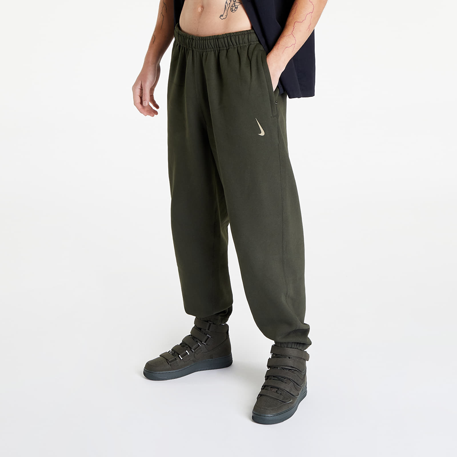 Jeans e pantaloni Nike x Billie Eilish Fleece Pants Sequoia/ Mushroom/ Mushroom