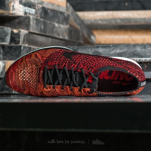 Nike Flyknit Racer