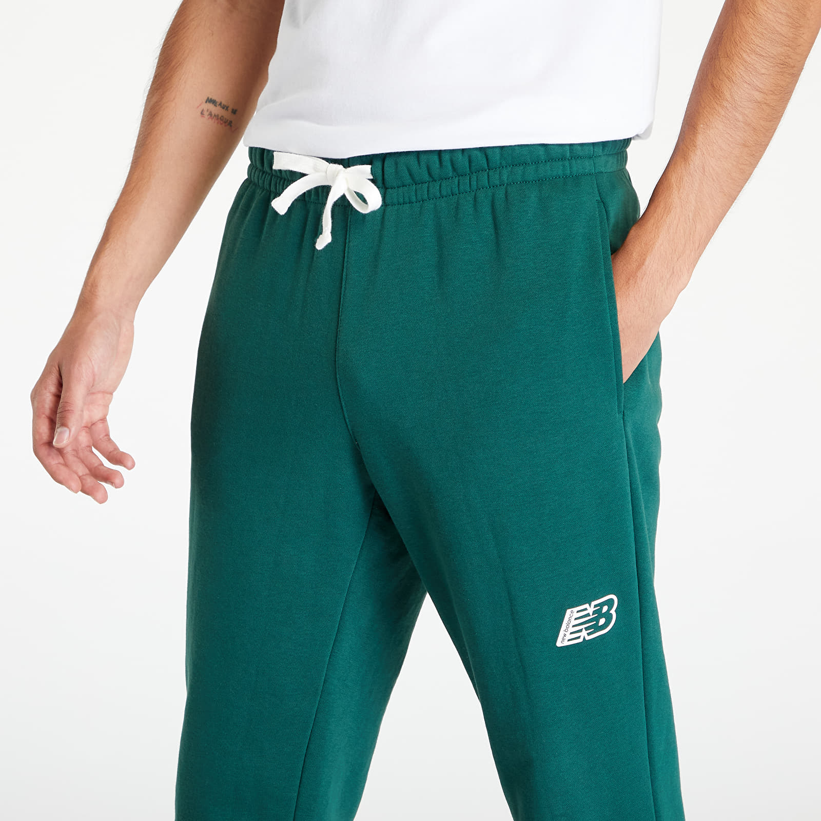 Pants and jeans New Balance Essentials | Green Jogger Magnify Fleece Nightwatch Footshop